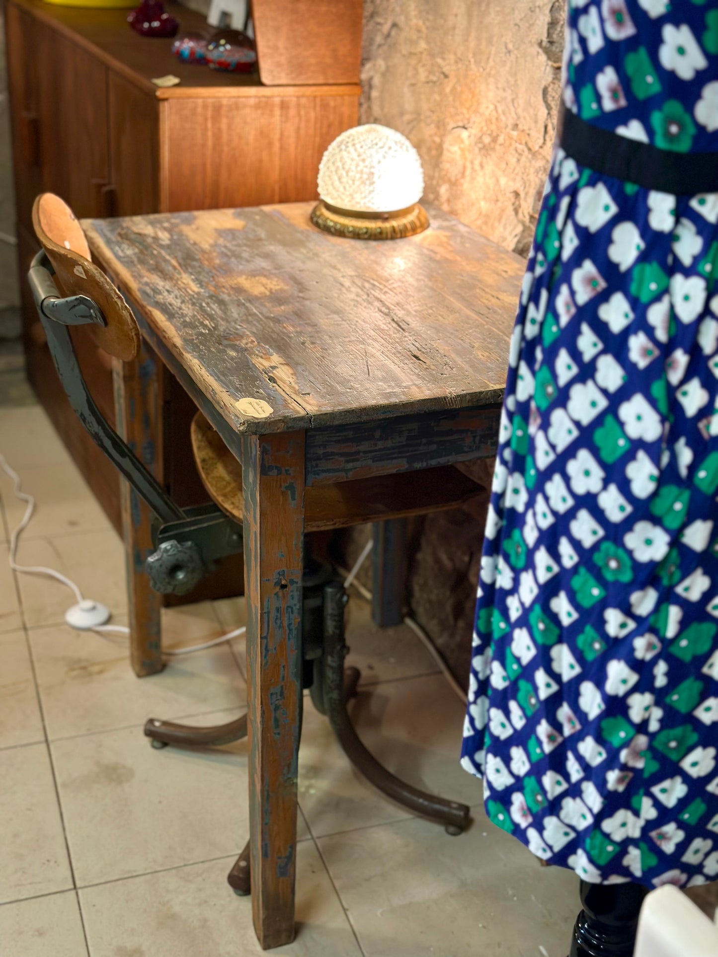 Petite table patinée