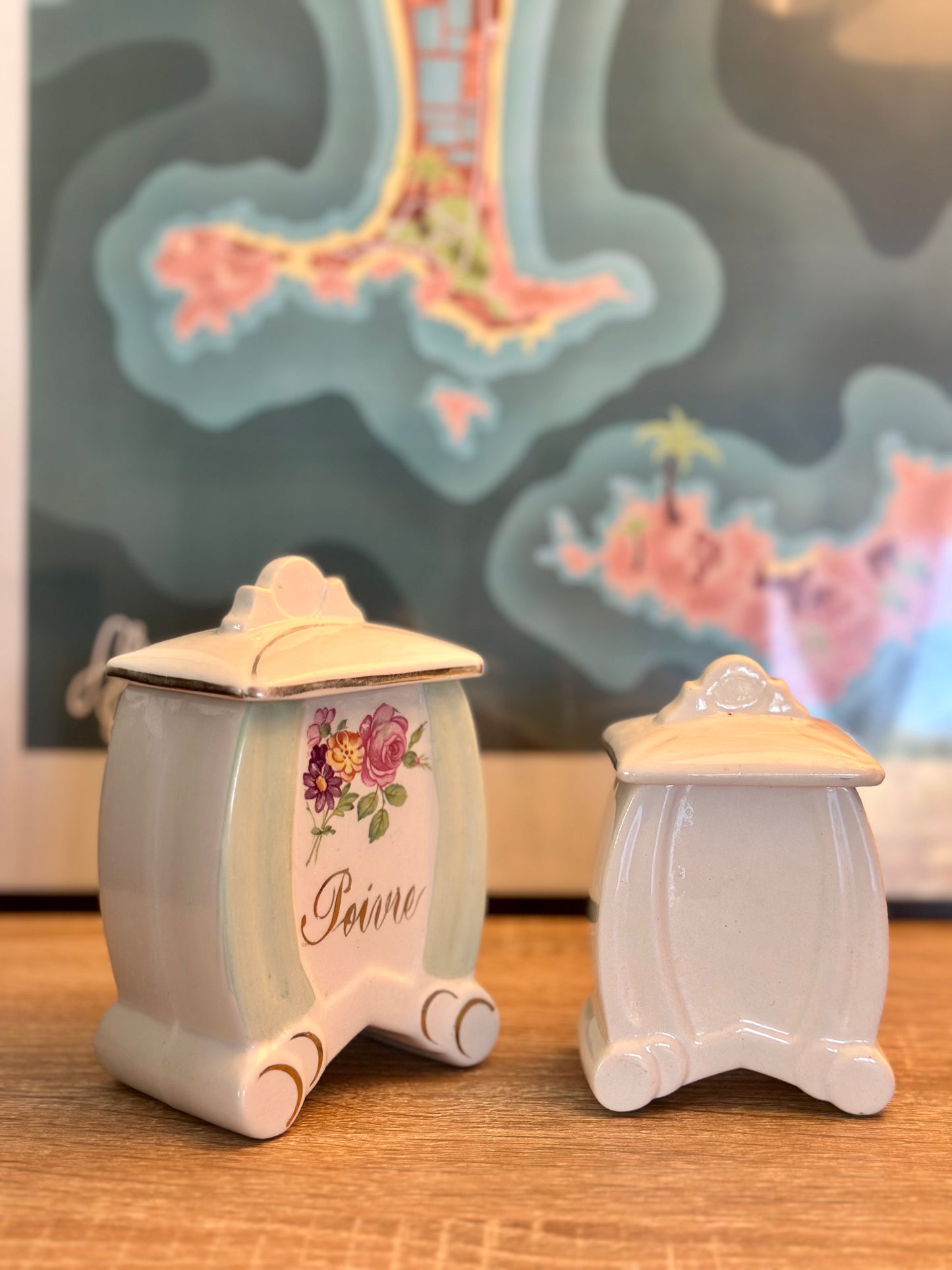 2 petits pots à épices en porcelaine