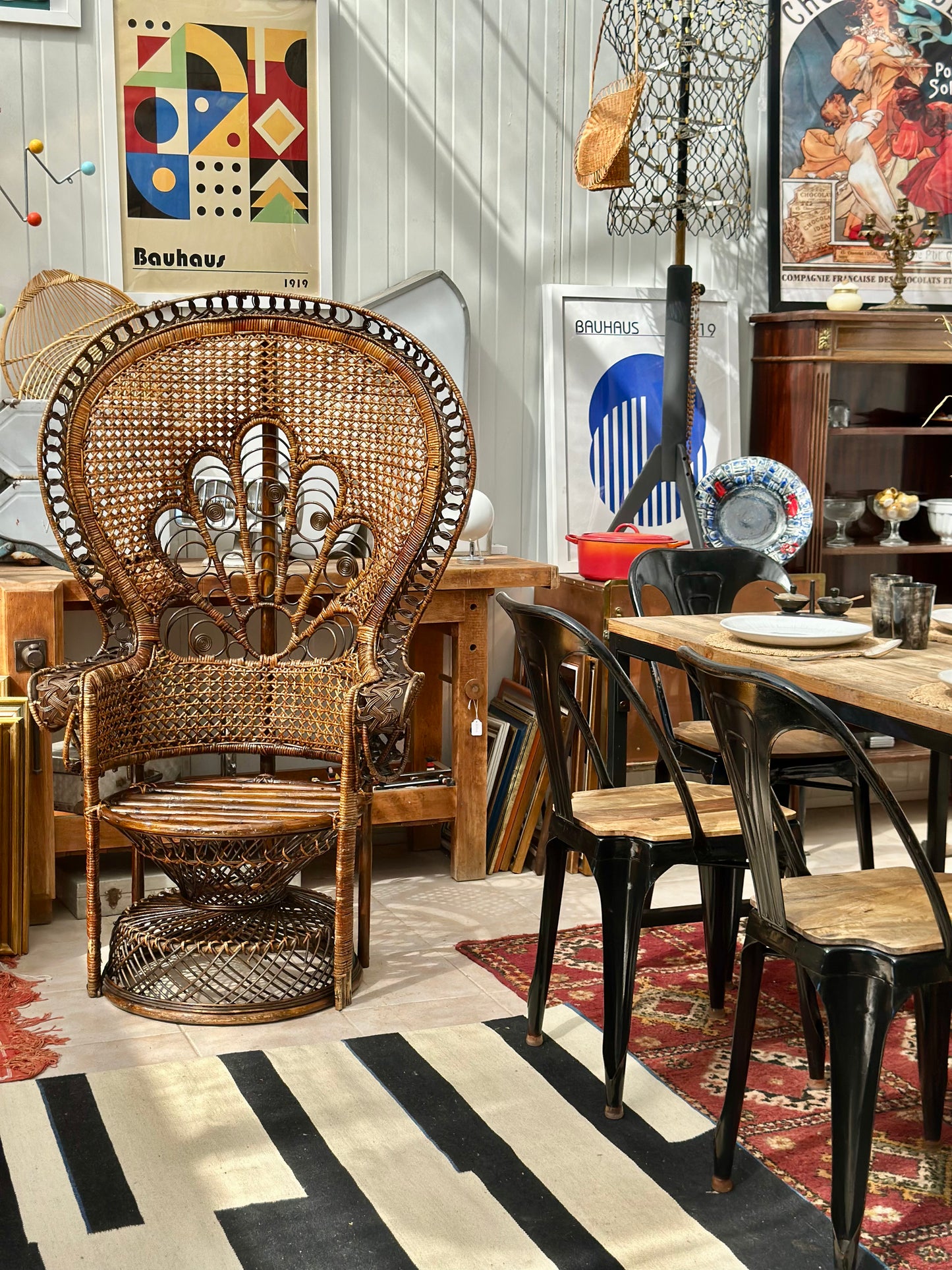 Fauteuil Emmanuelle modèle Paon