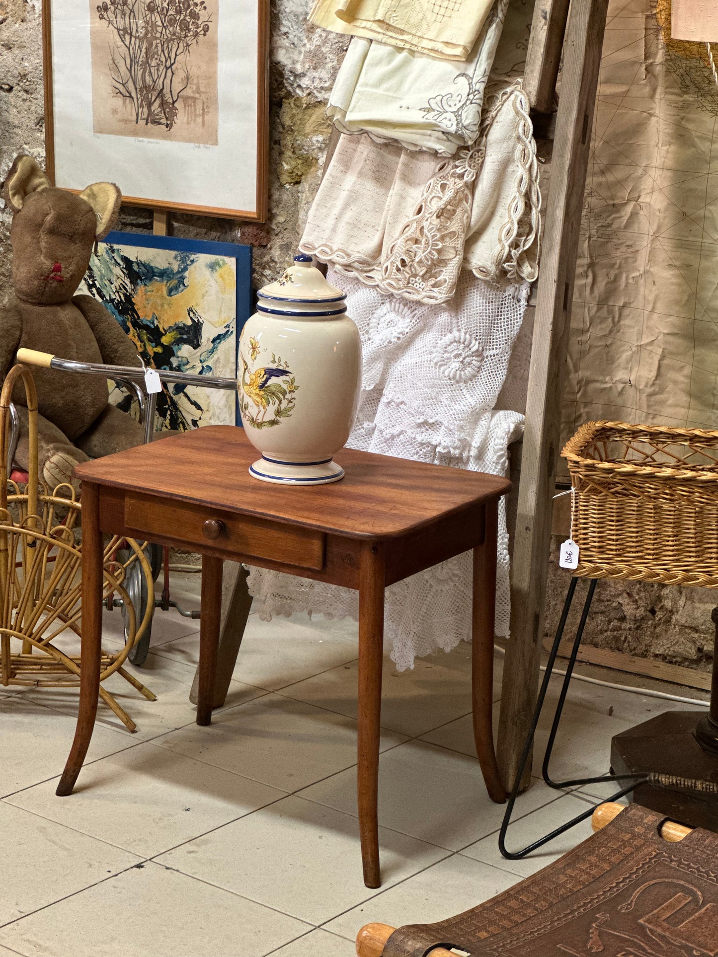 Bureau pour enfant ou table d'appoint Manufacture Baumann