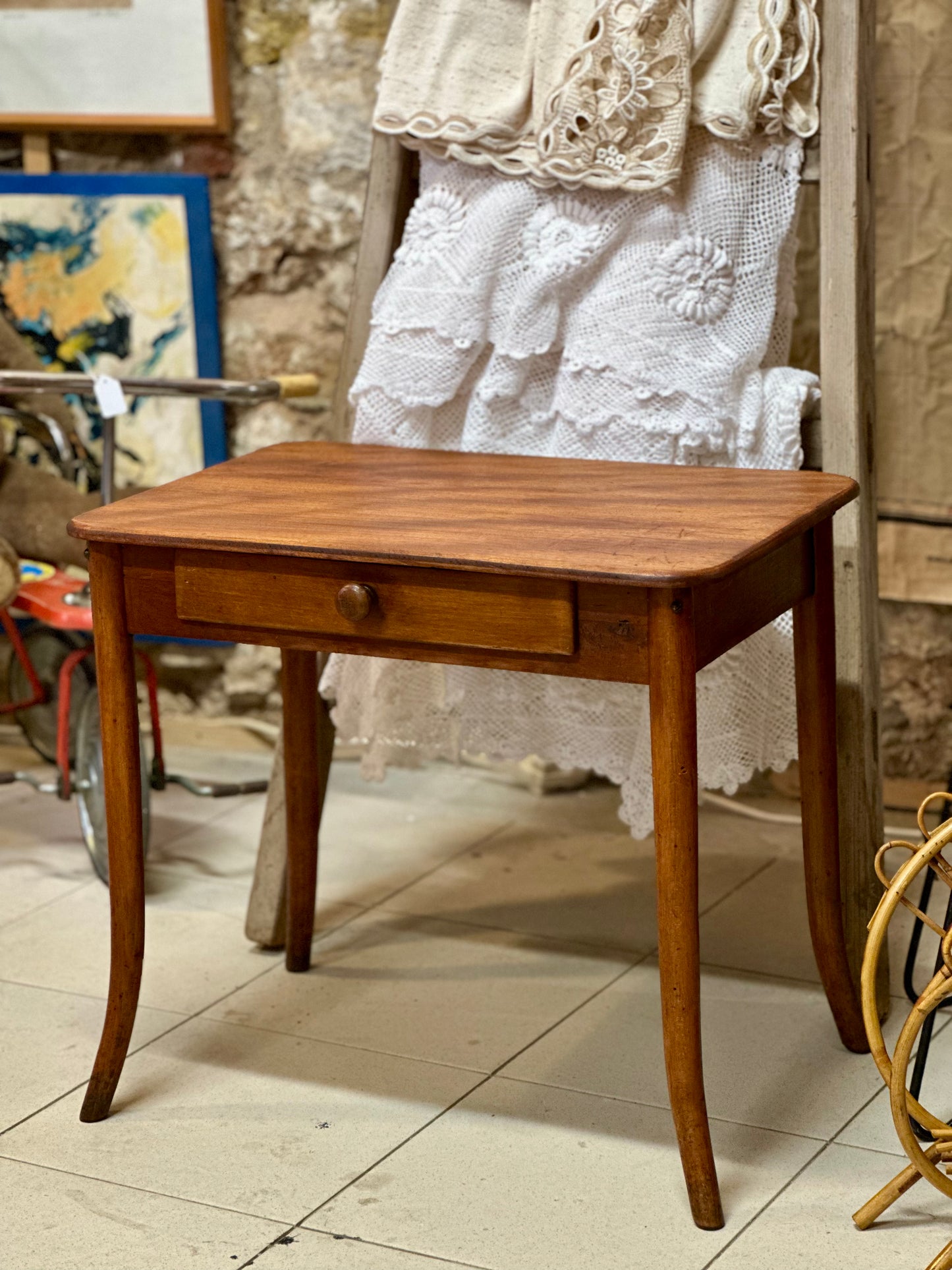 Bureau pour enfant ou table d'appoint Manufacture Baumann