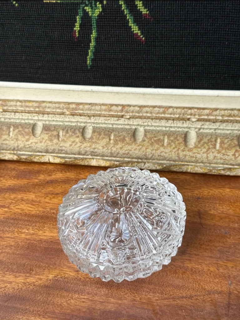 Bonbonnière ou boîte à bijoux en verre