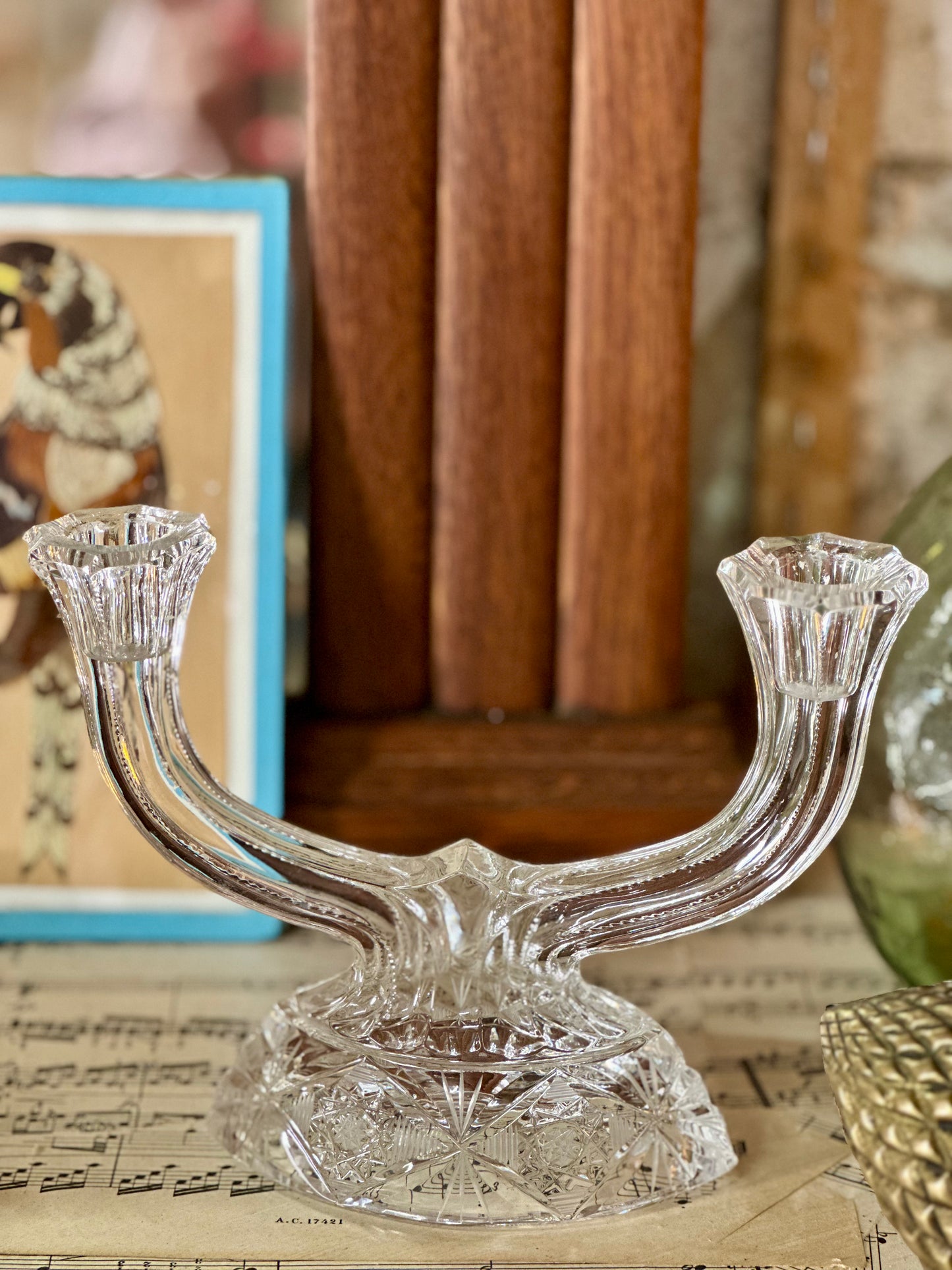 Chandelier en verre ciselé