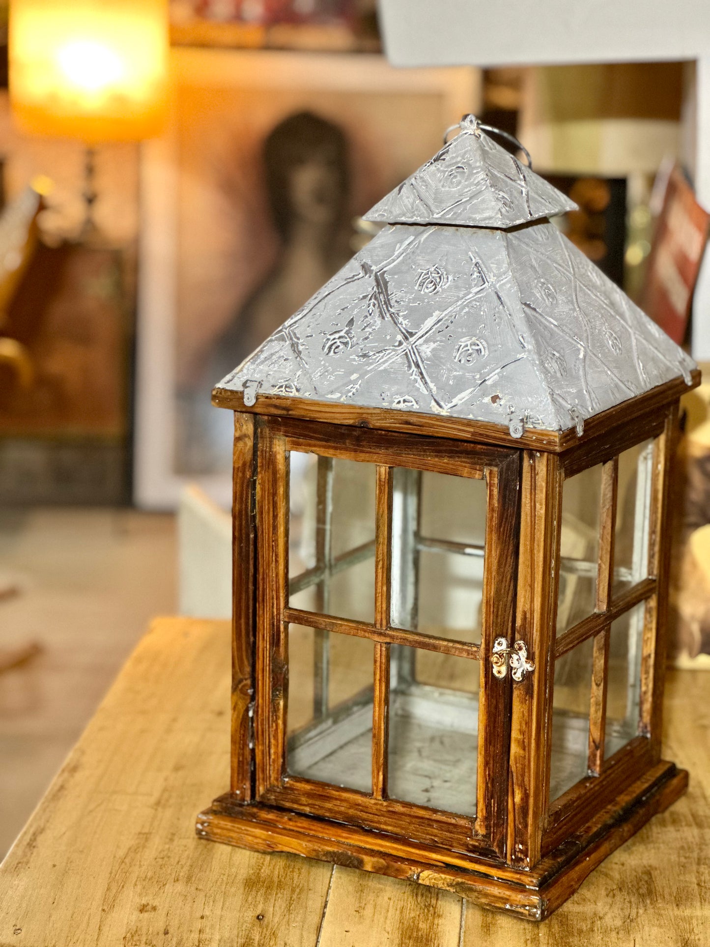 Lanterne en bois & toit de zinc