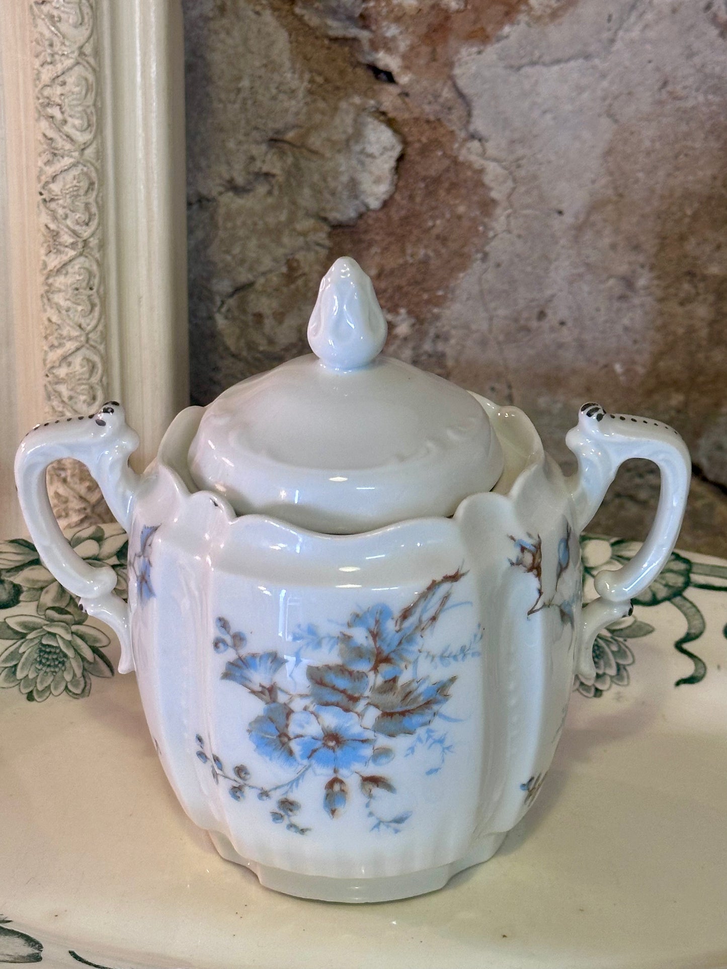 Sucrier en porcelaine de Limoges