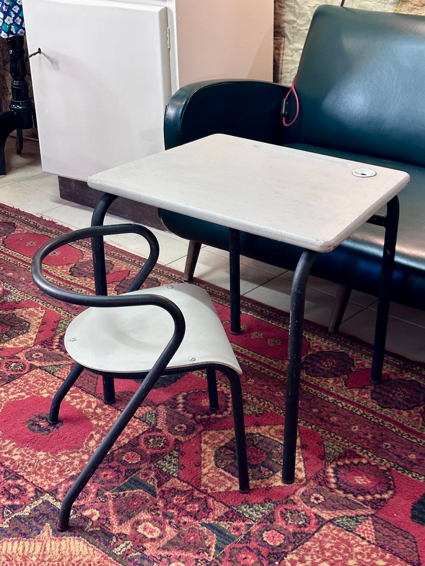 Ensemble bureau et fauteuil par Jacques Hitier