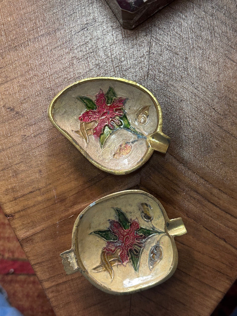2 cendriers en laiton et cloisonné