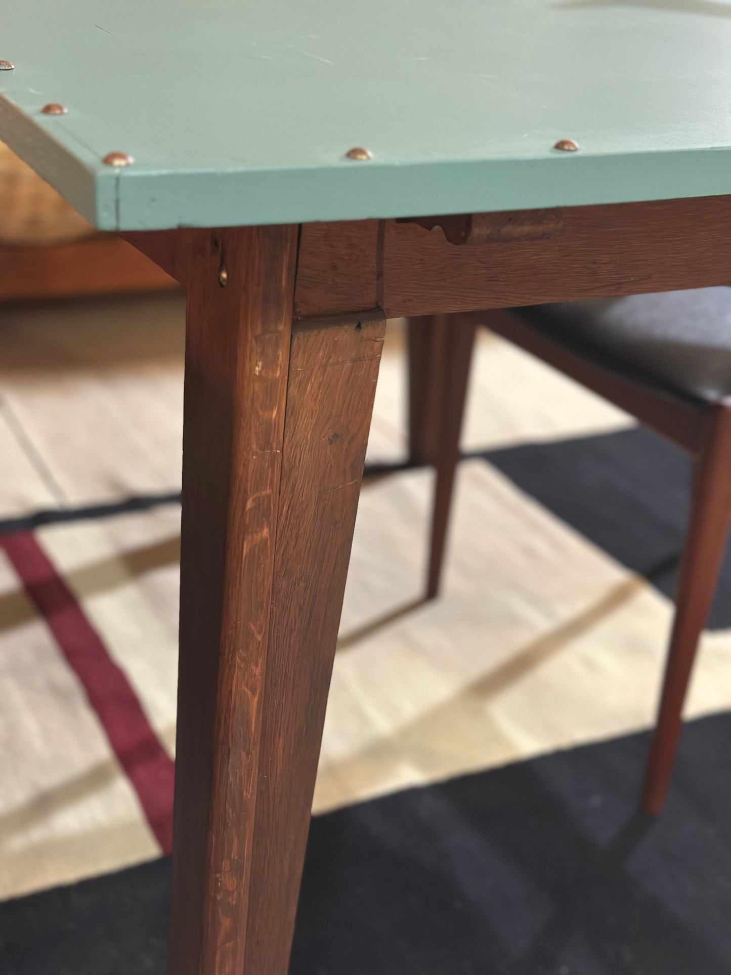 Table piètement compas