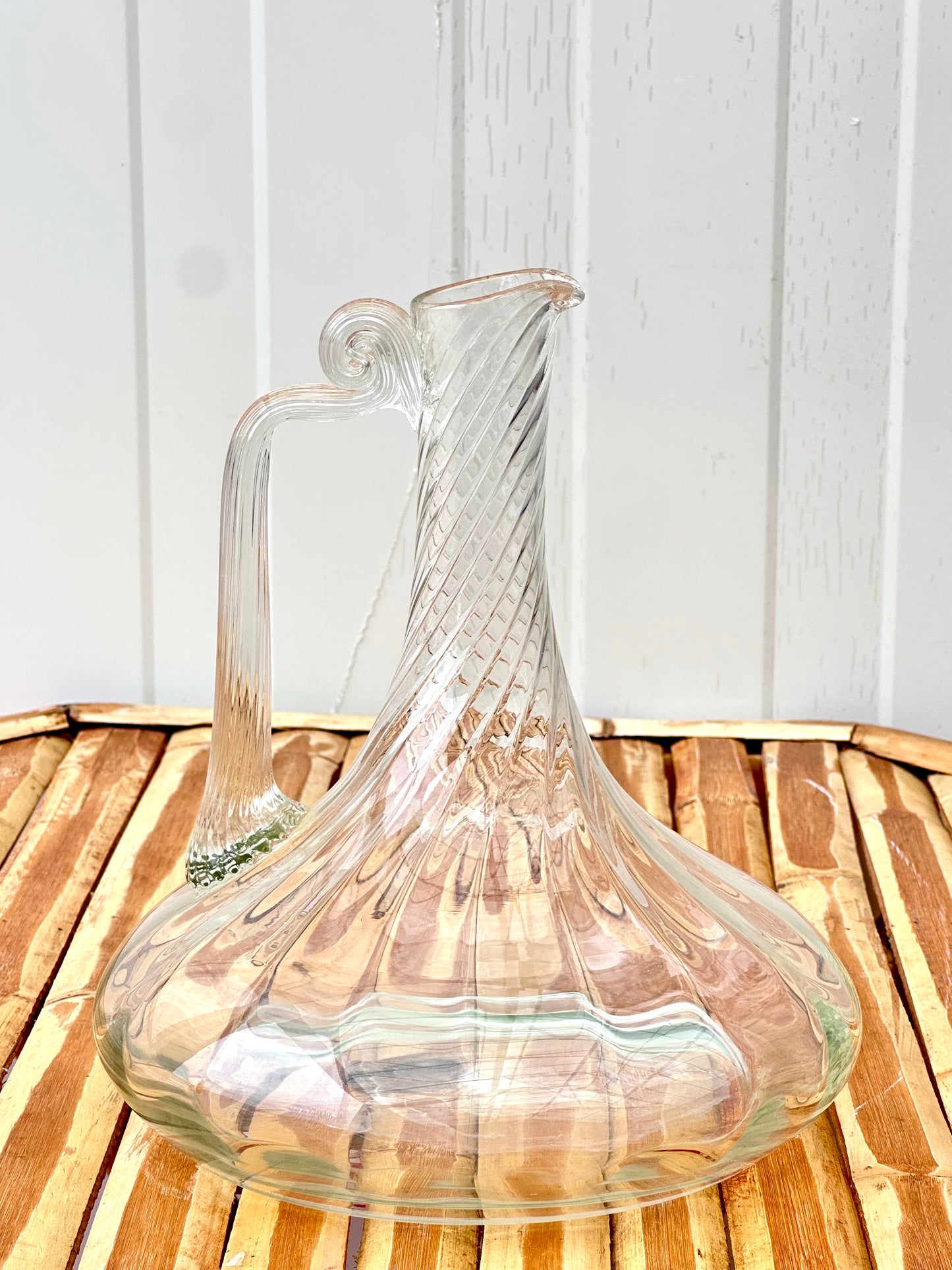 Carafe à vin décanteur en verre moulé