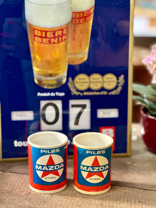 2 pots à crayons publicitaires MAZDA