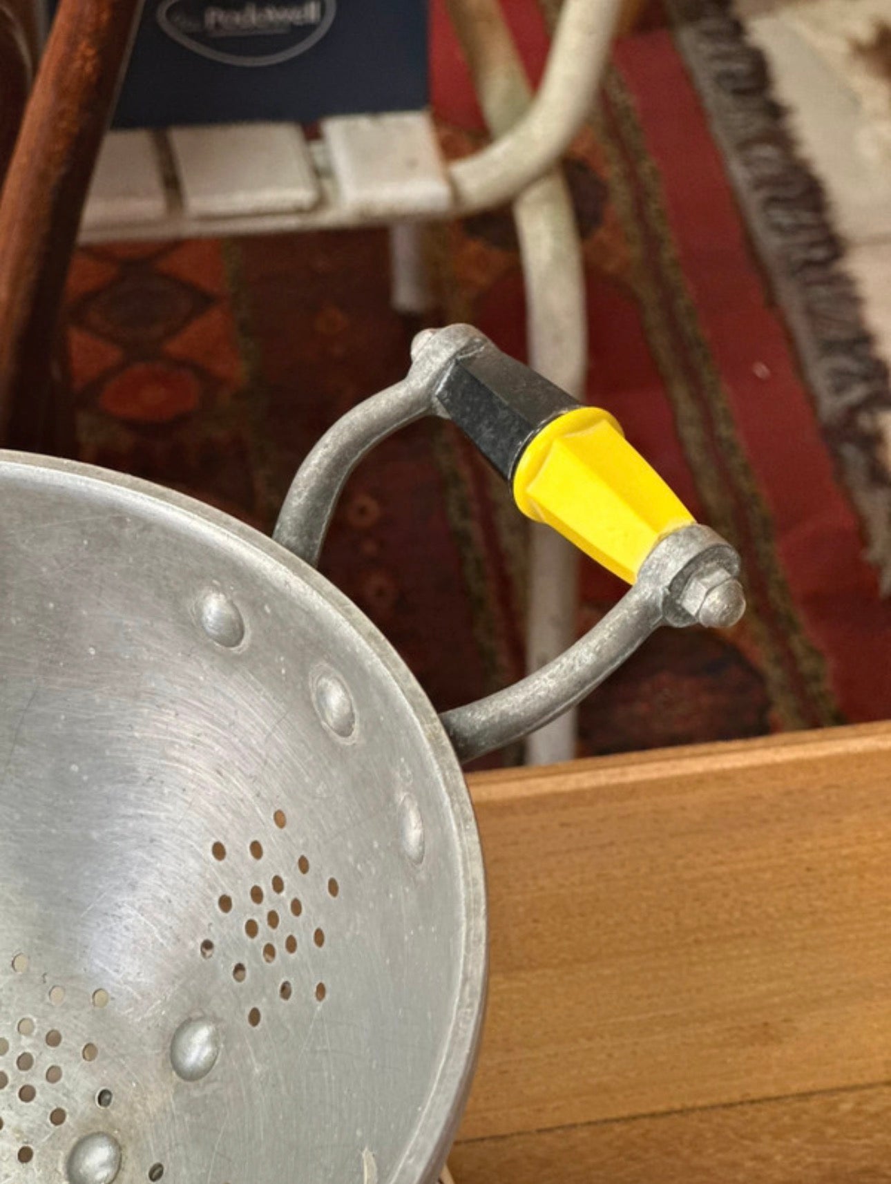 Passoire vintage poignées bakélite