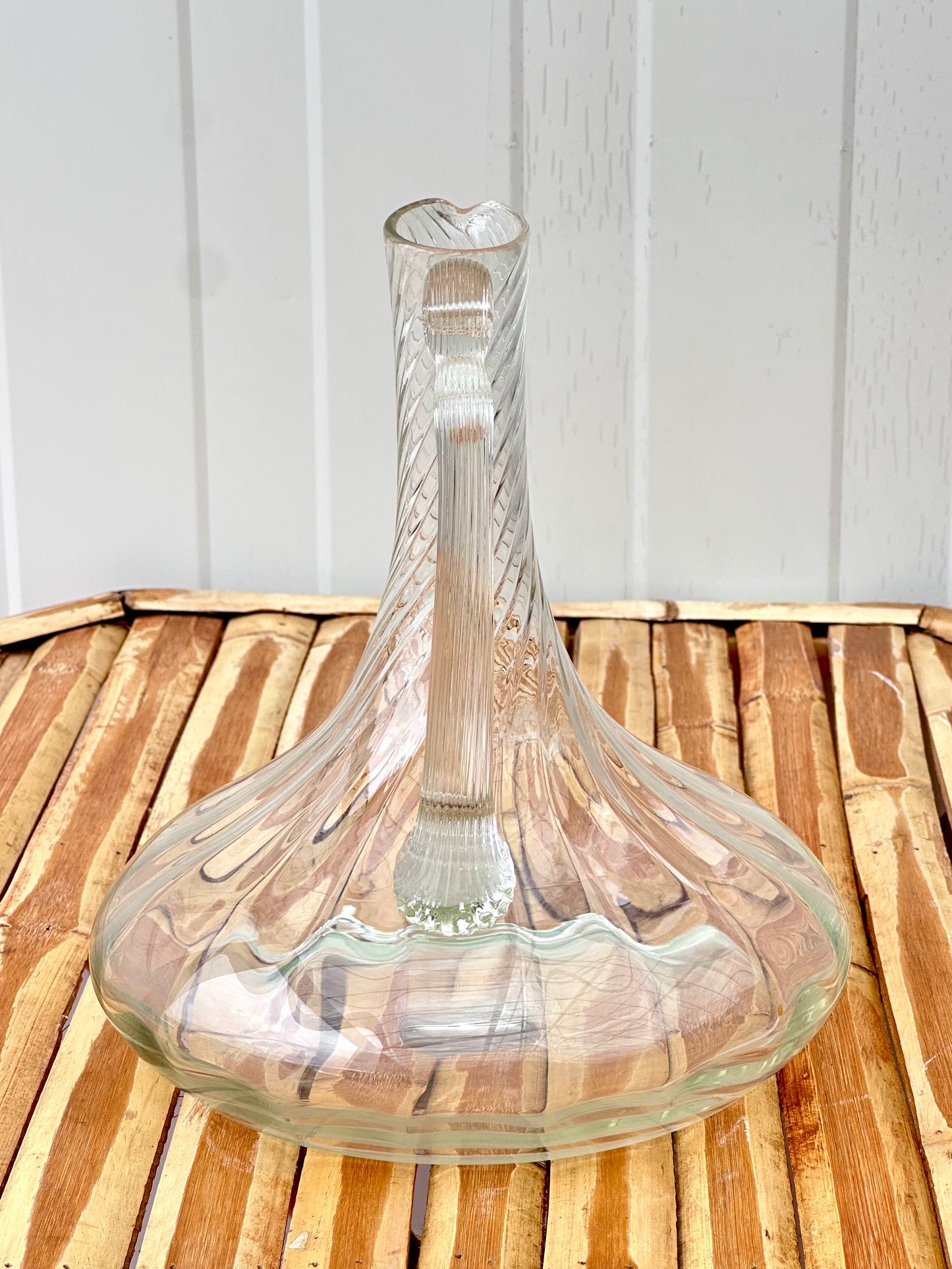 Carafe à vin décanteur en verre moulé