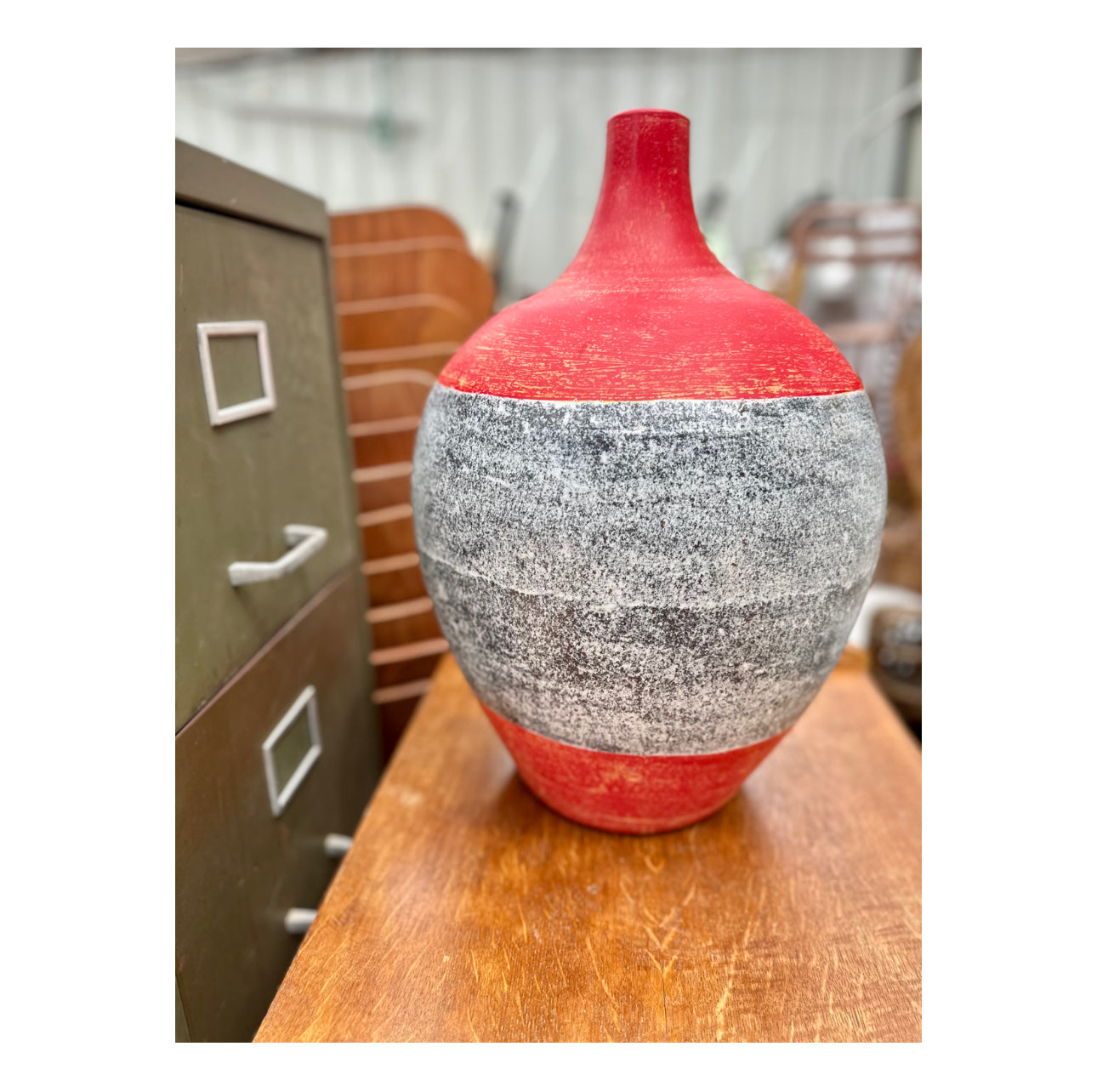 Poterie en lave rouge & grise
