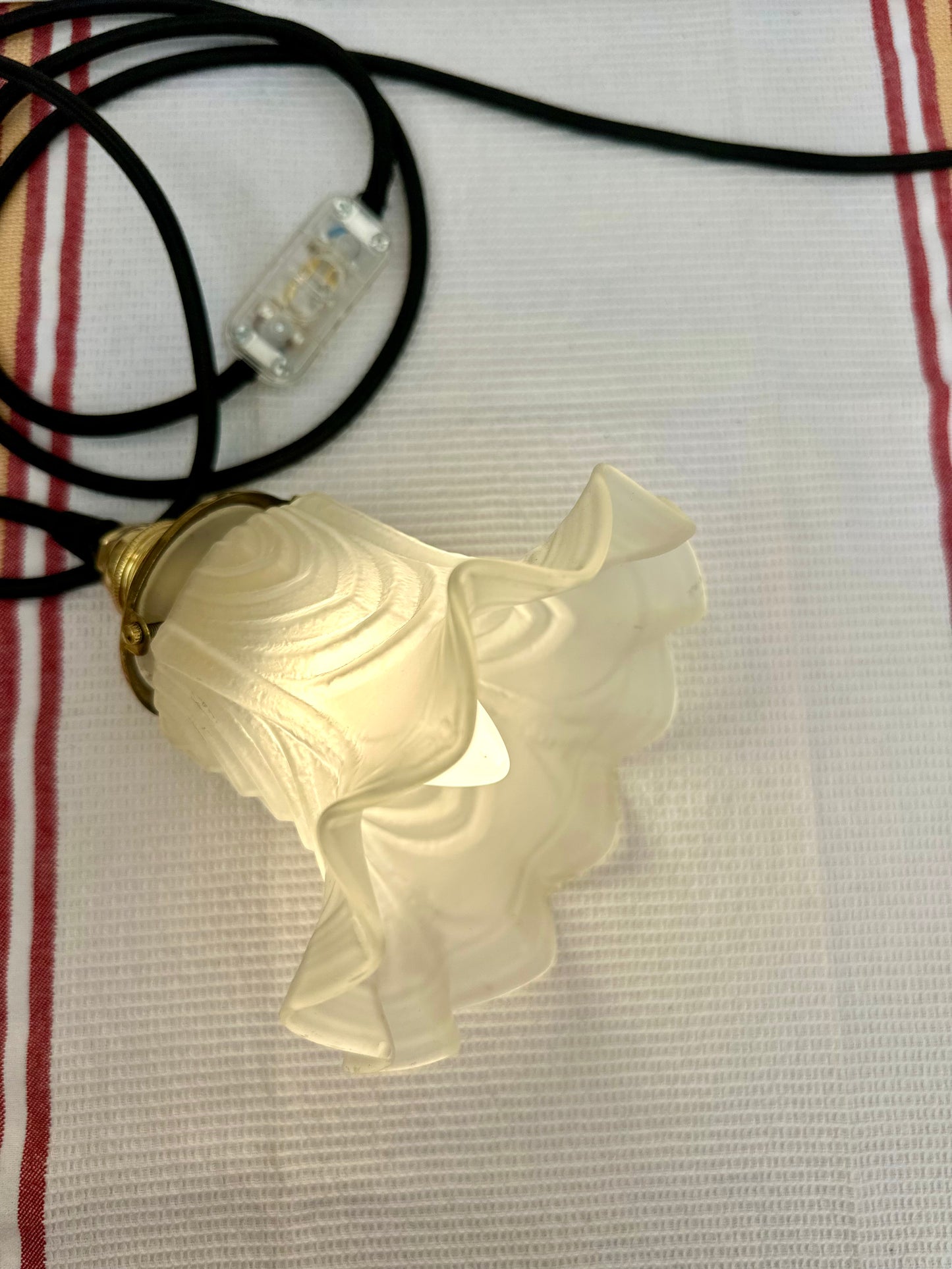 Baladeuse tulipe en pâte de verre blanche