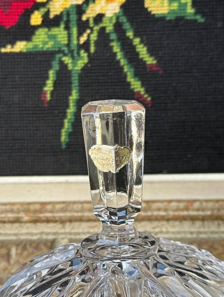 Bonbonnière ou boîte à bijoux en verre anglais
