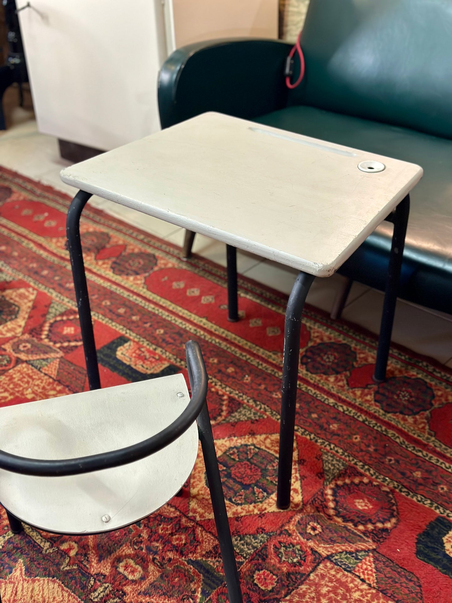 Ensemble bureau et fauteuil par Jacques Hitier
