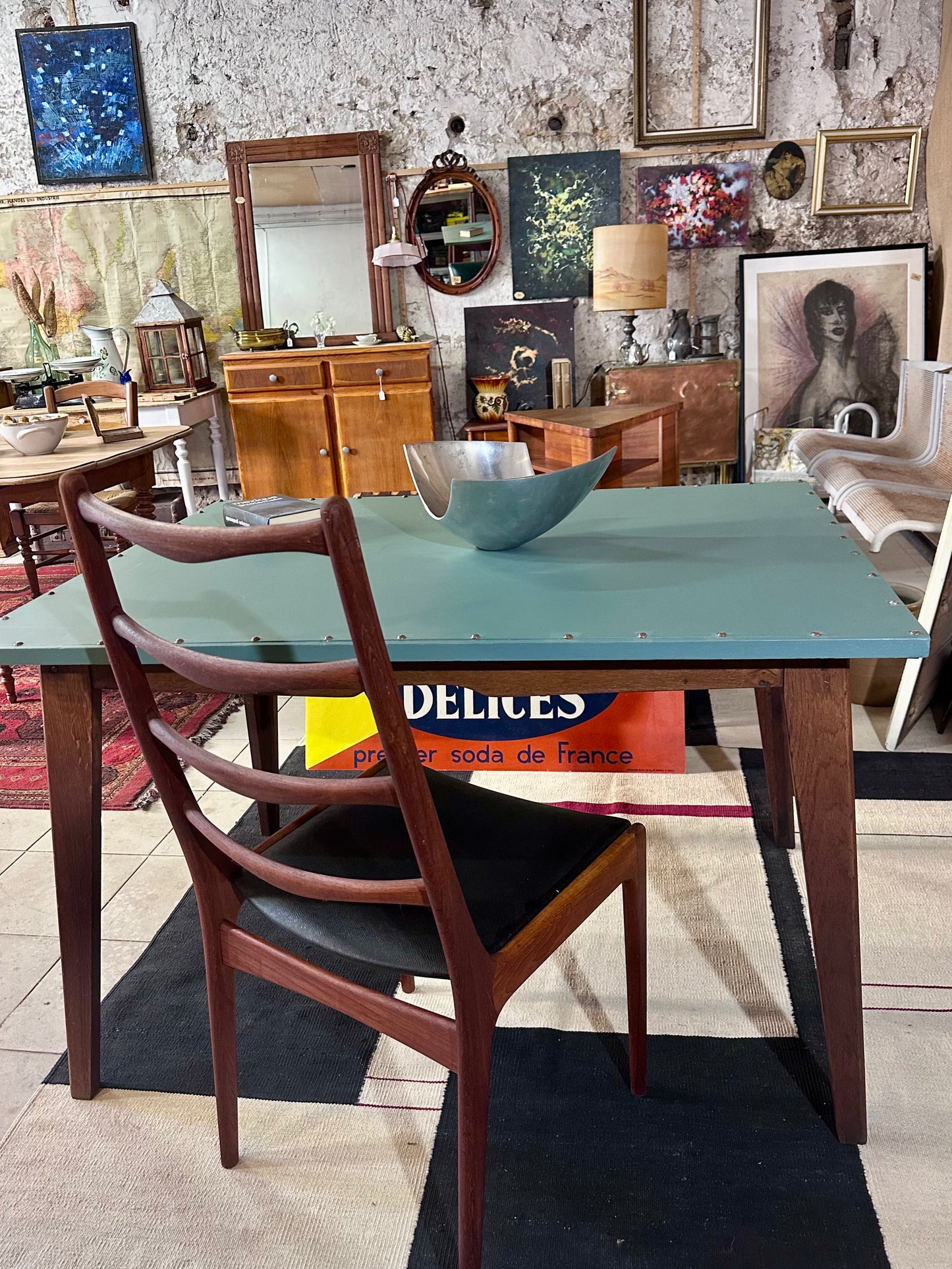 Table piètement compas