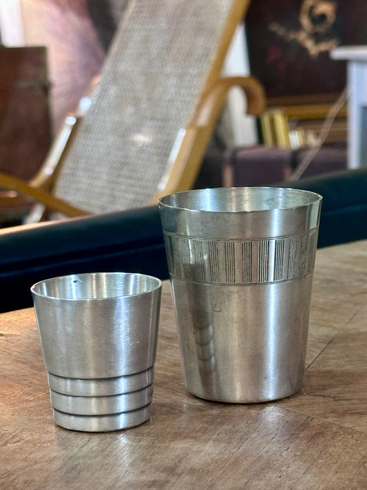 Deux timbales de Baptême en métal argenté
