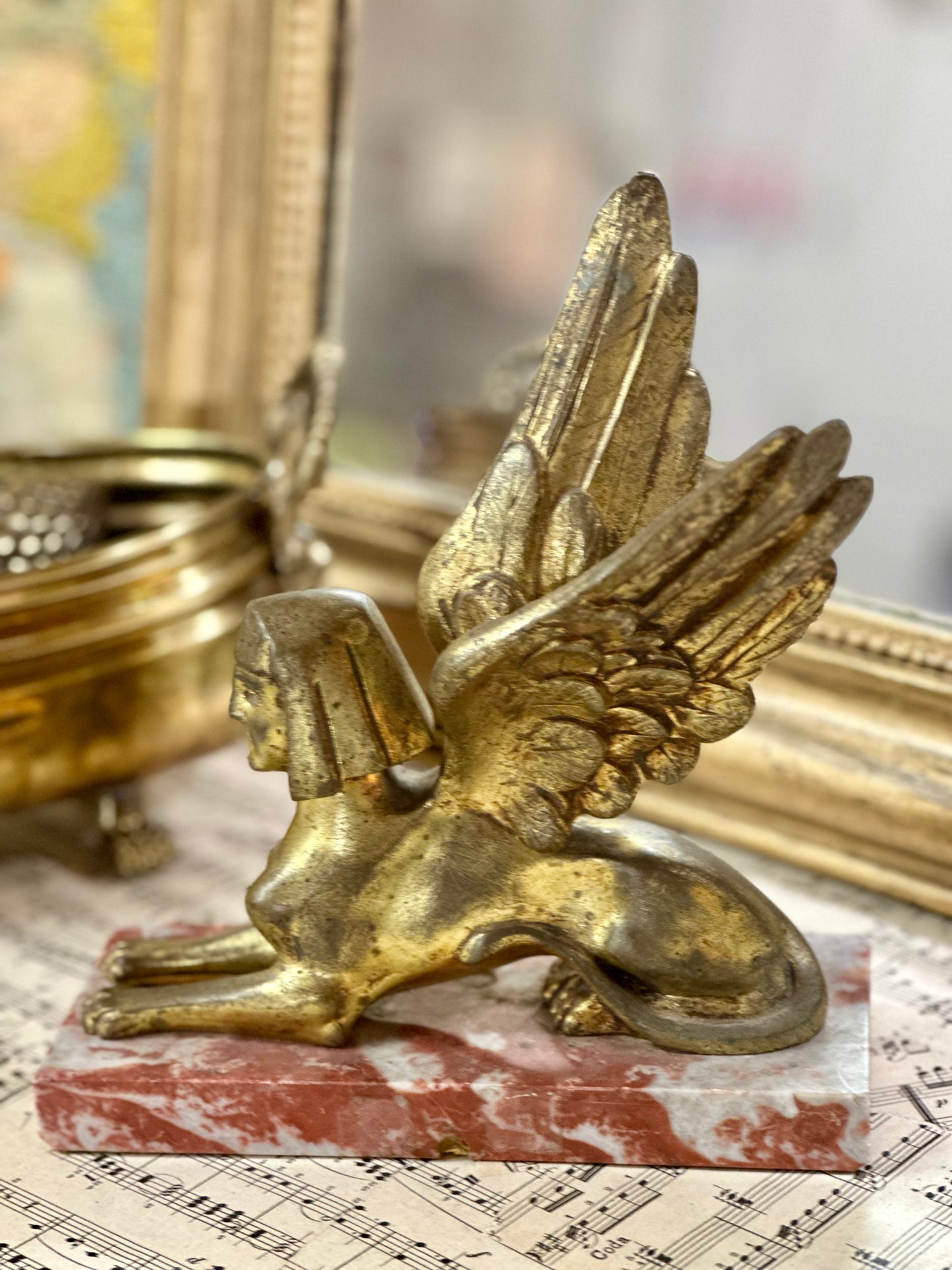 Statue de Sphinx en bronze sur marbre