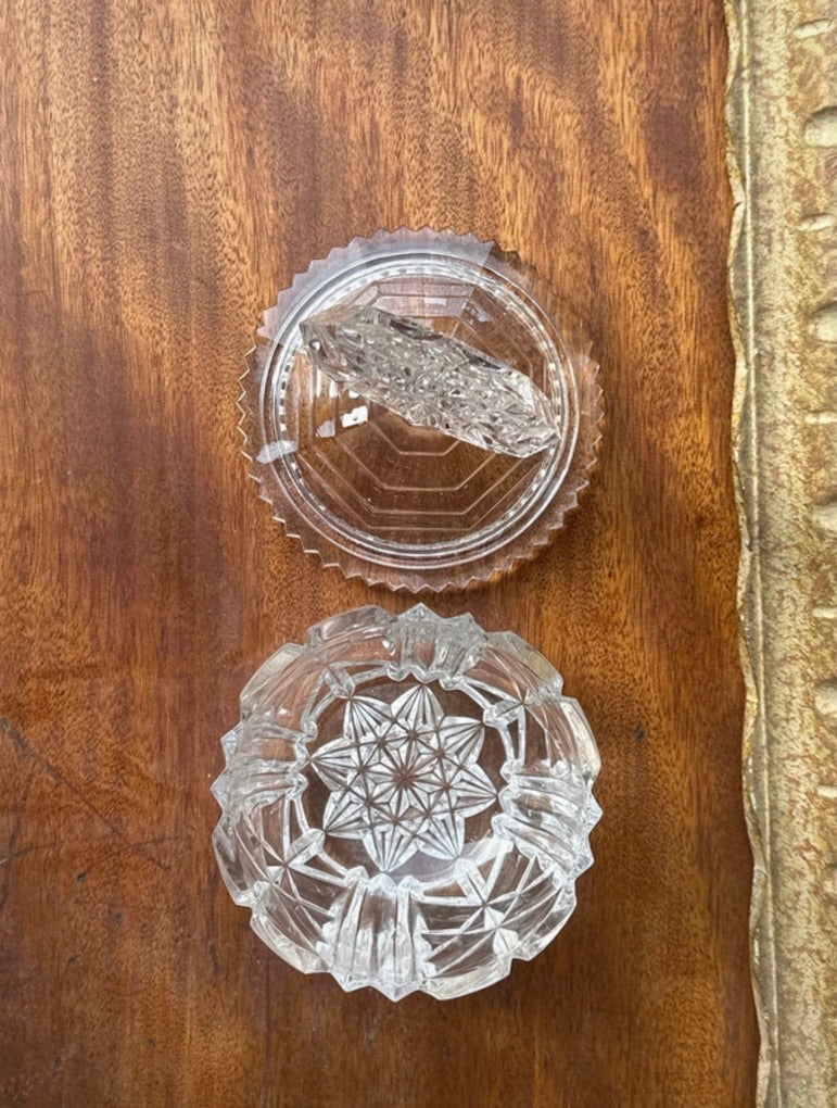 Bonbonnière ou boîte à bijoux en verre