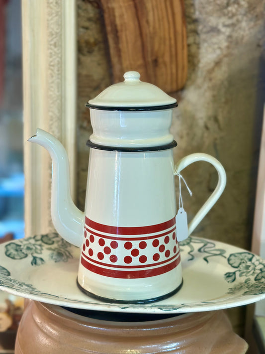 Cafetière en métal émaillé