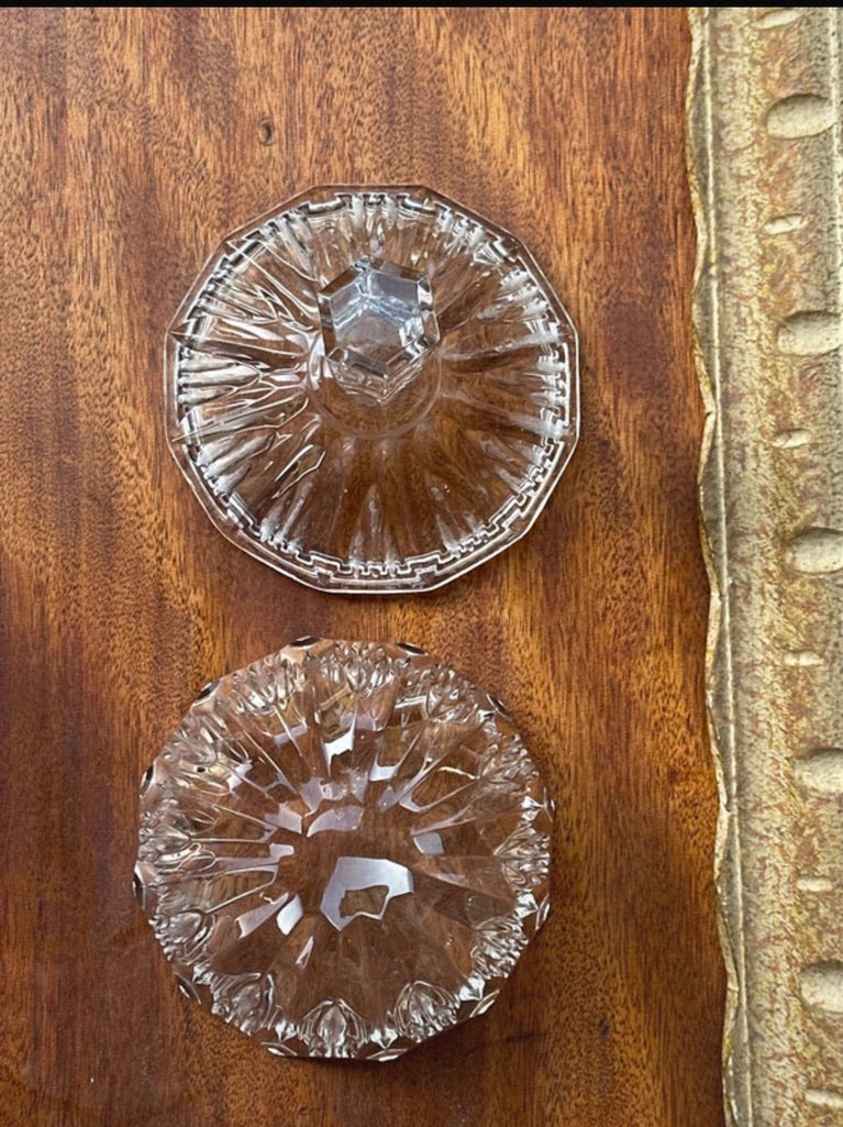 Bonbonnière ou boîte à bijoux en verre anglais