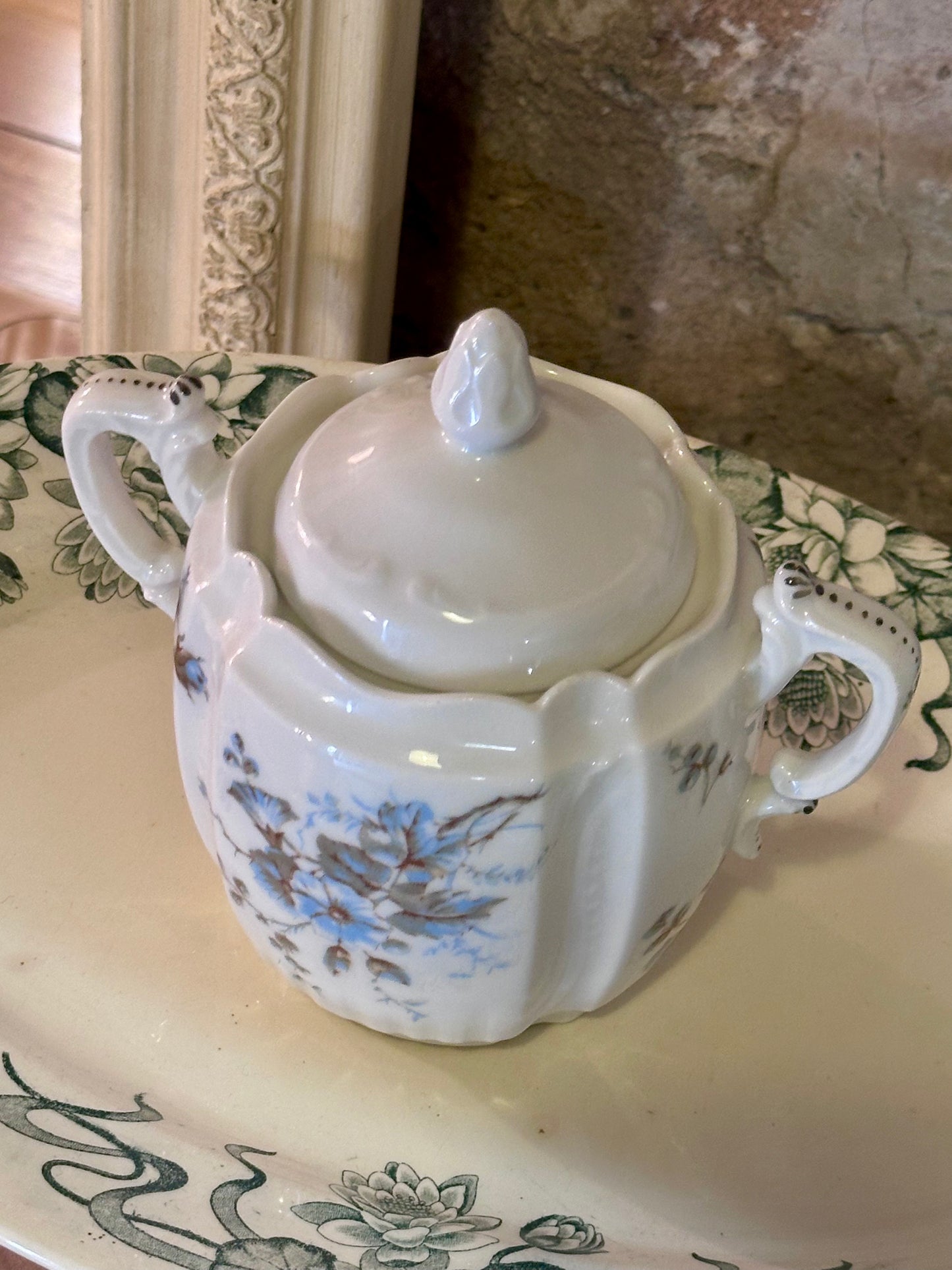 Sucrier en porcelaine de Limoges