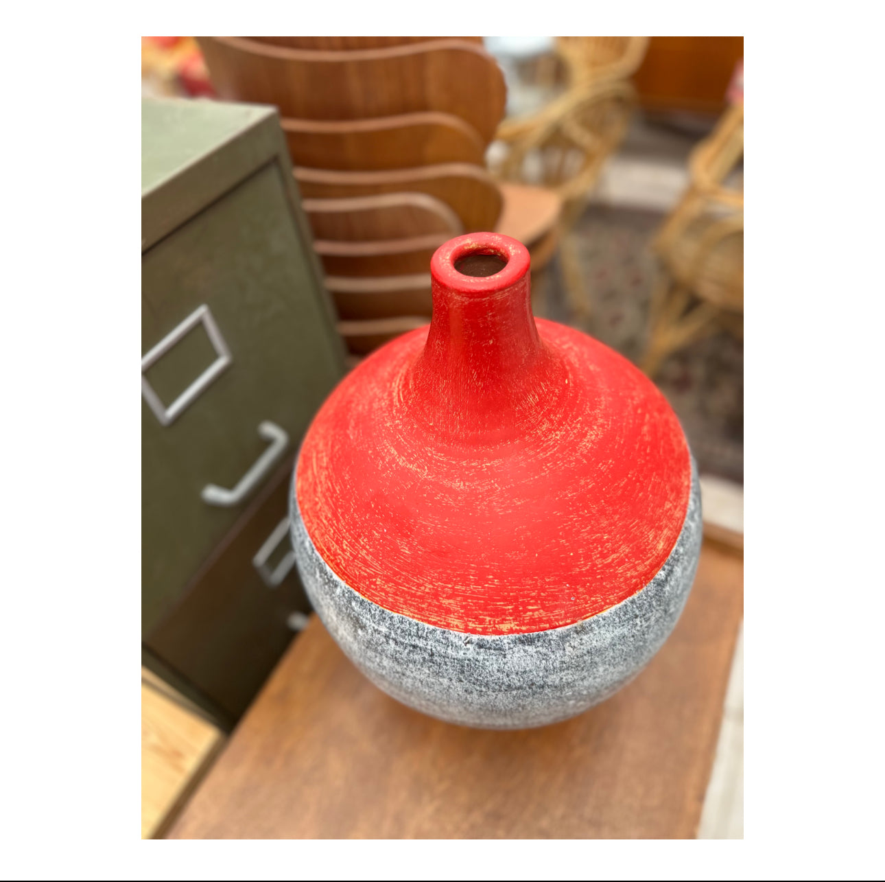 Poterie en lave rouge & grise