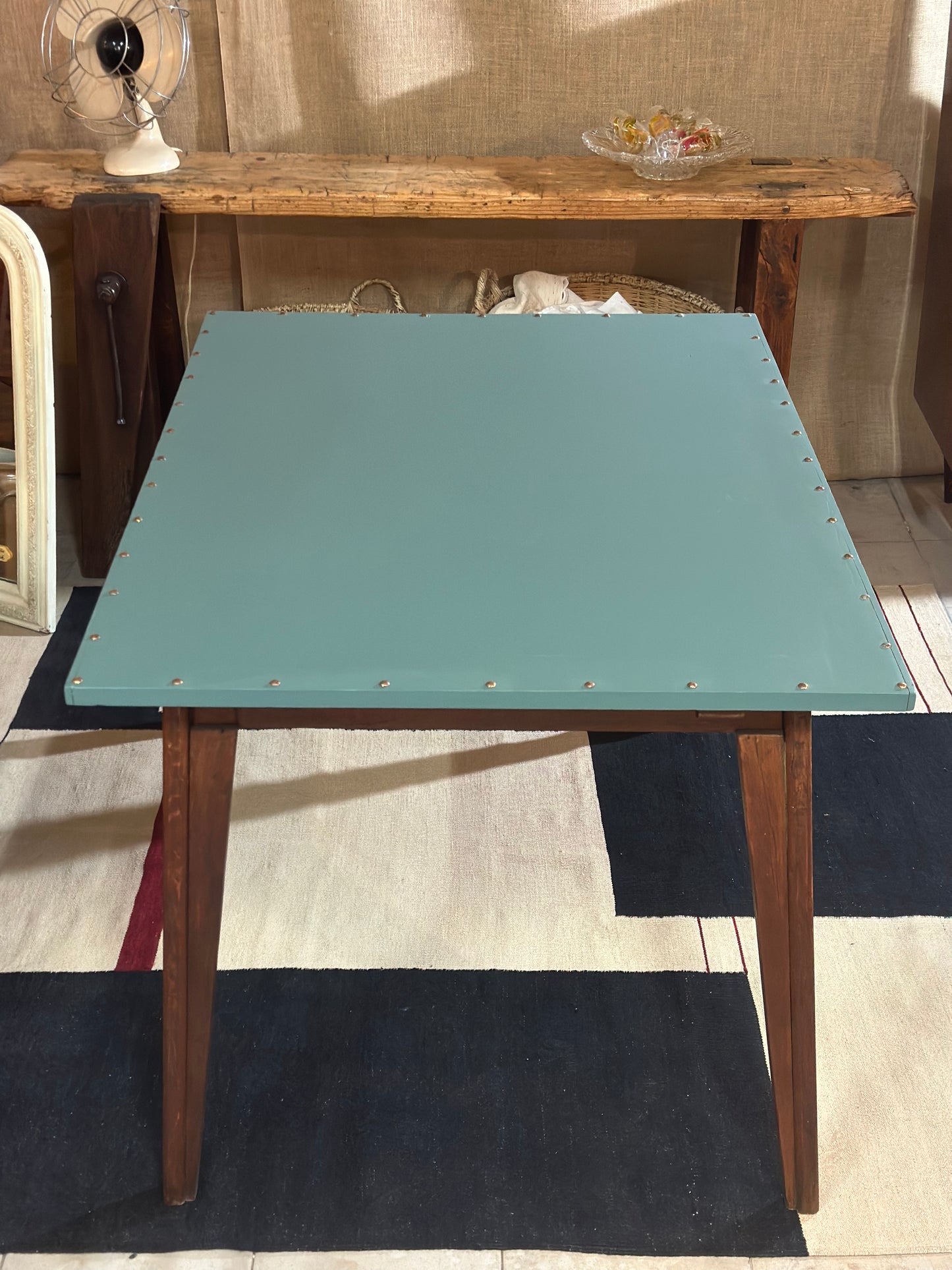 Table piètement compas