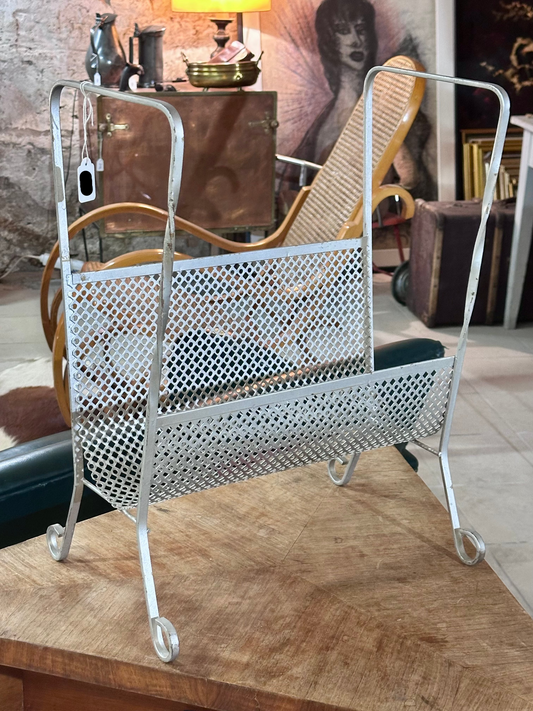 Porte-revues en métal perforé 70's