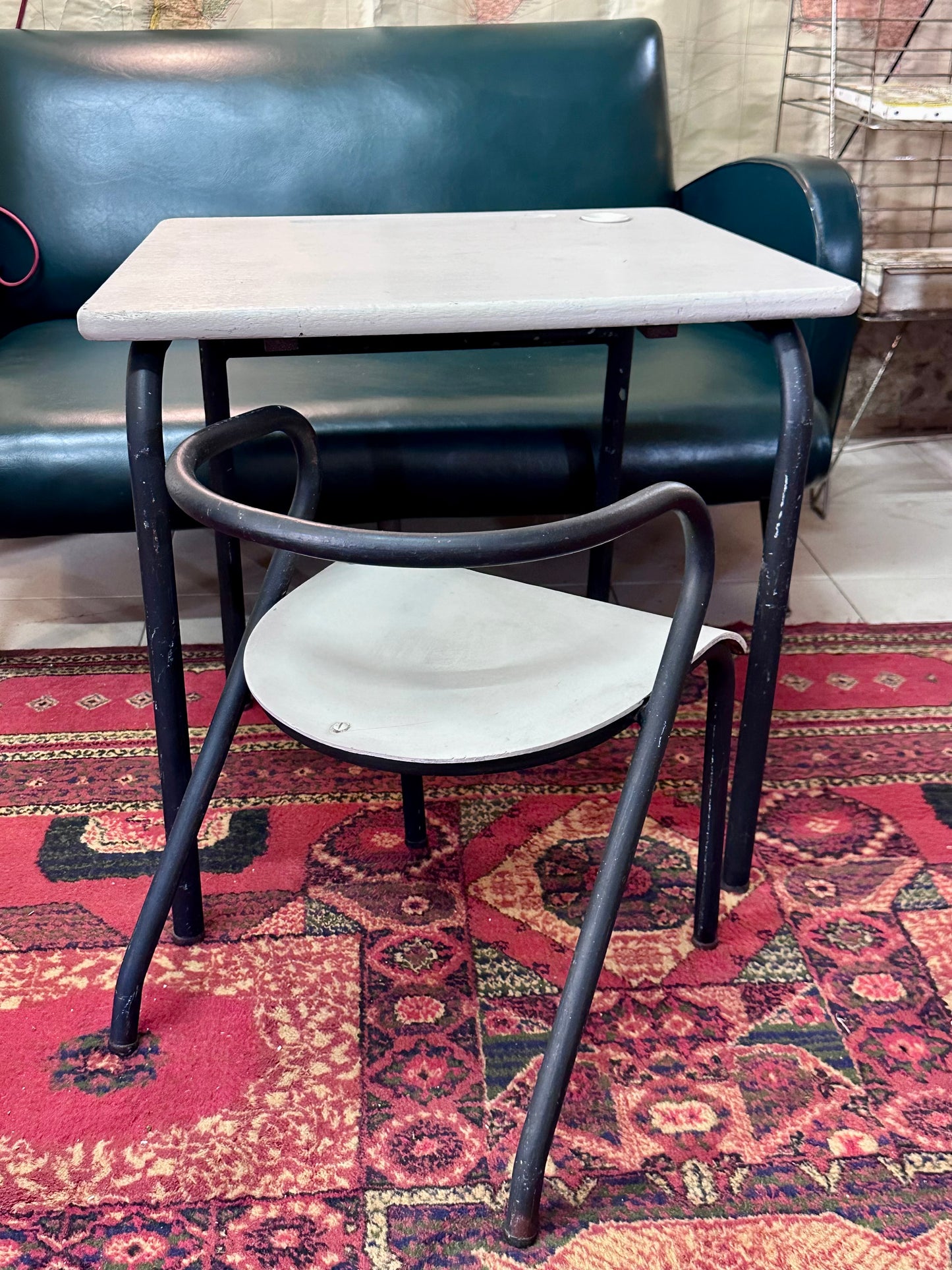 Ensemble bureau et fauteuil par Jacques Hitier