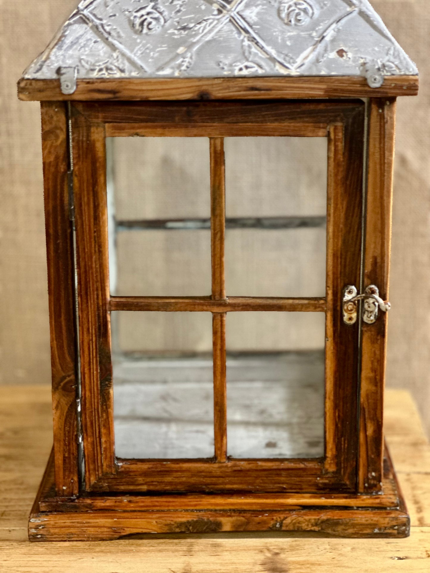 Lanterne en bois & toit de zinc