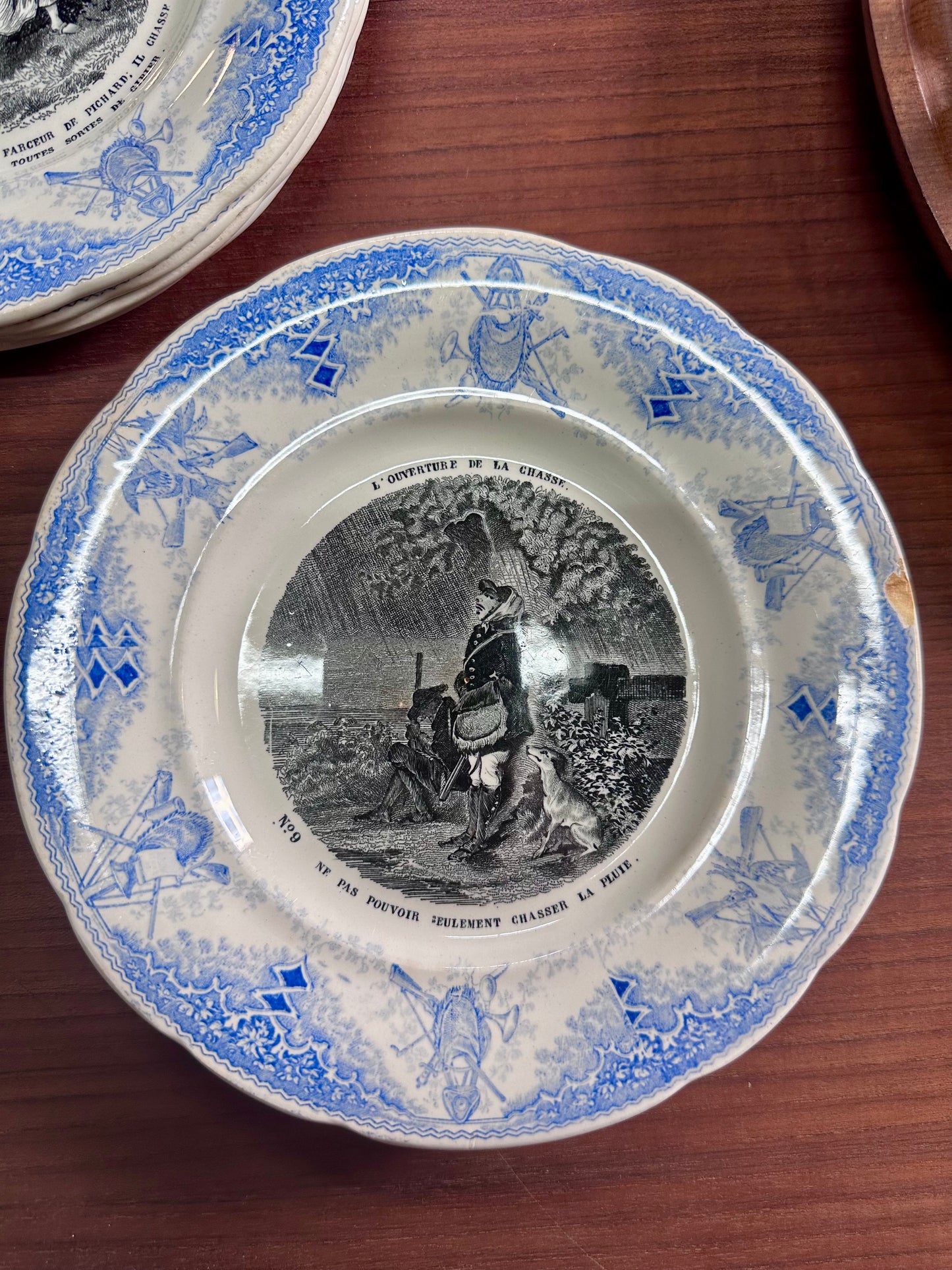 Série de 7 assiettes Creil et Montereau L'ouverture de la chasse