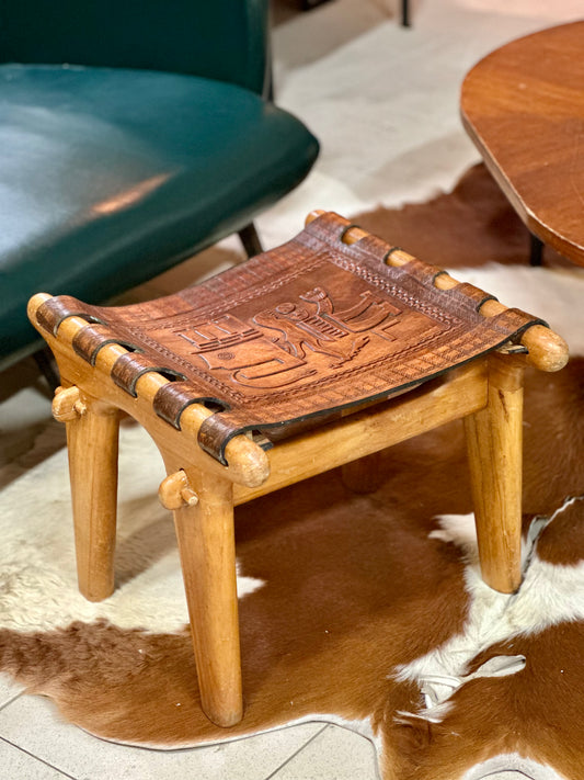 Repose-pied Ottoman par Angel Pazmino