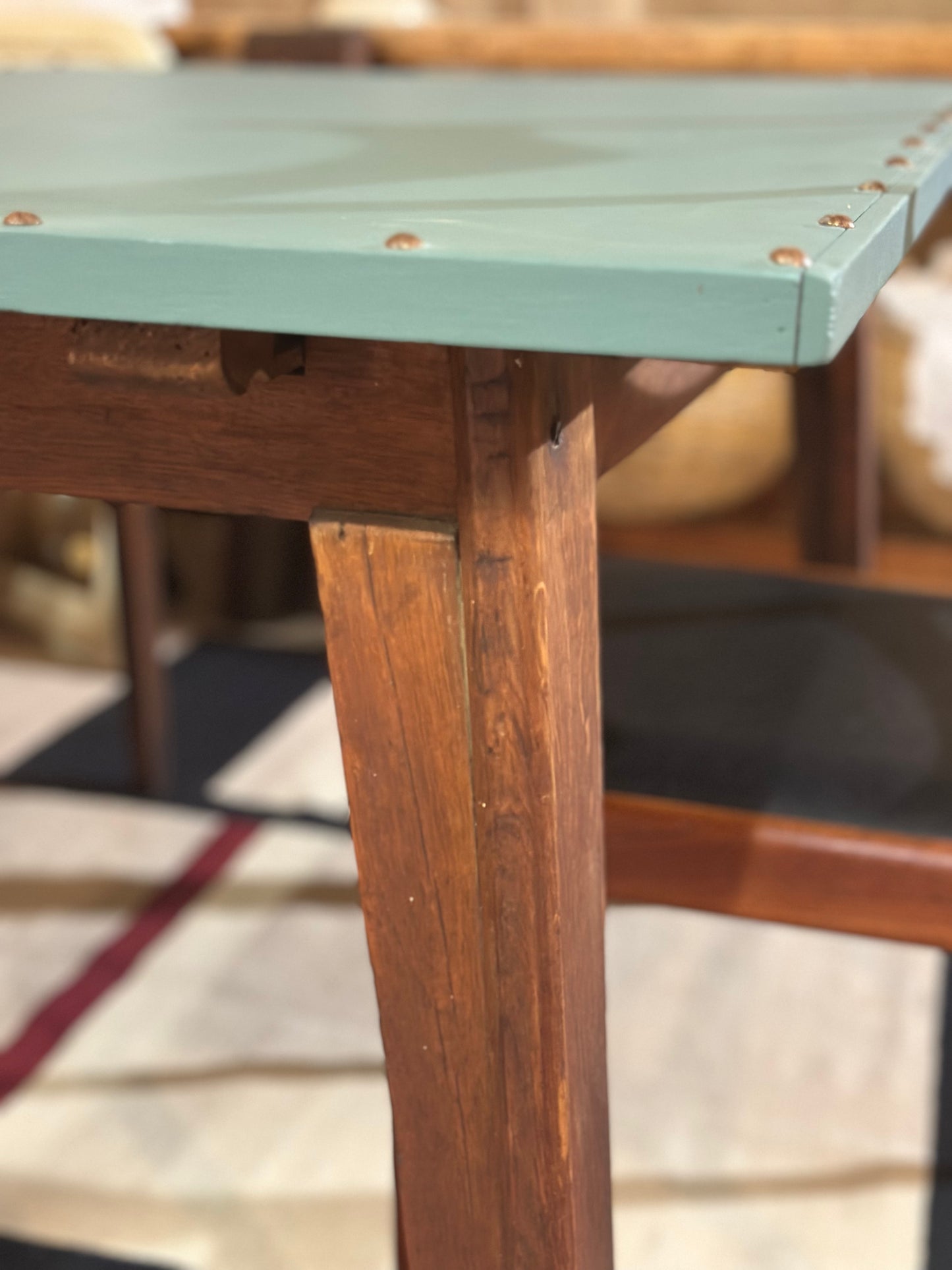 Table piètement compas