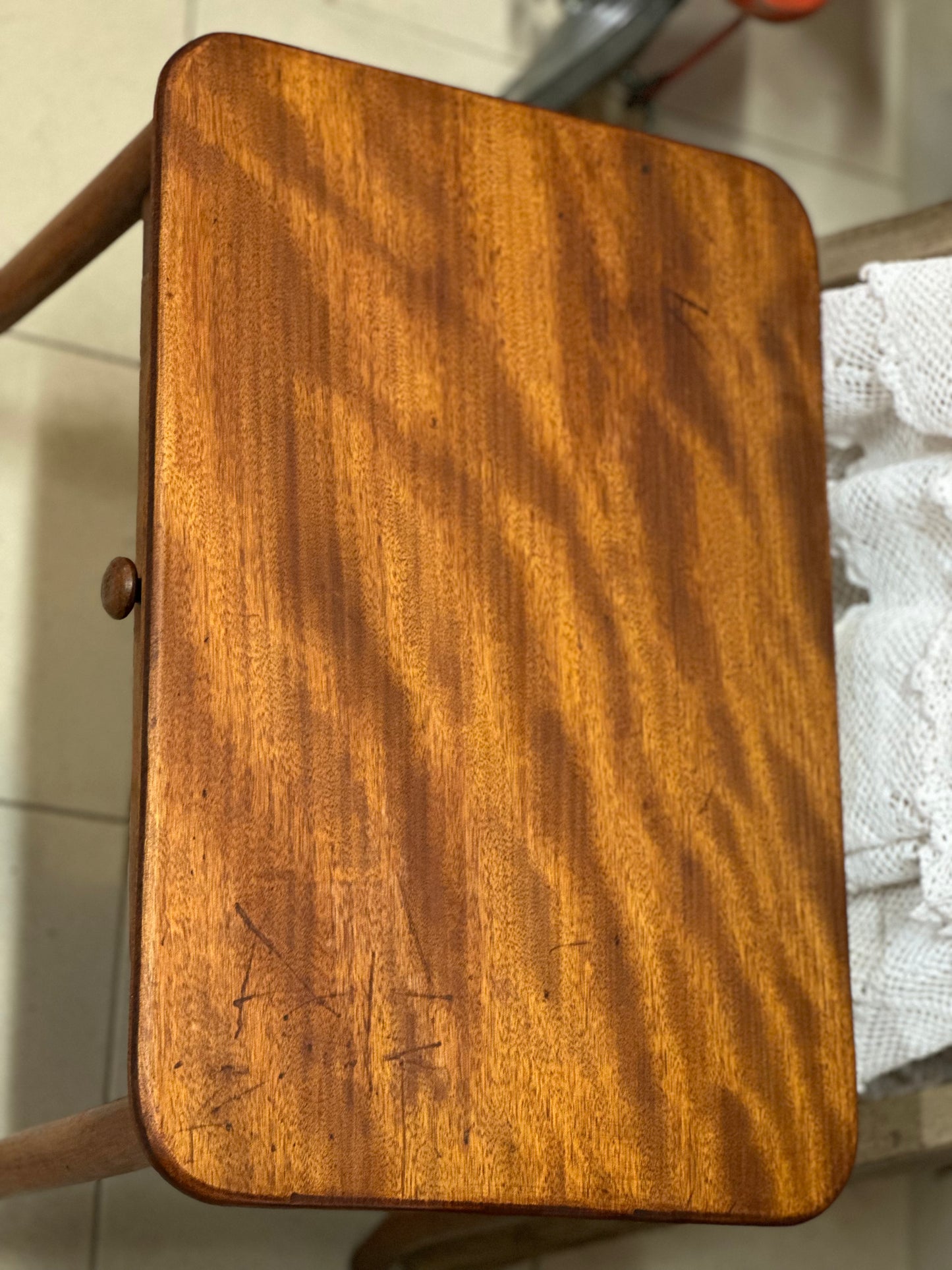 Bureau pour enfant ou table d'appoint Manufacture Baumann