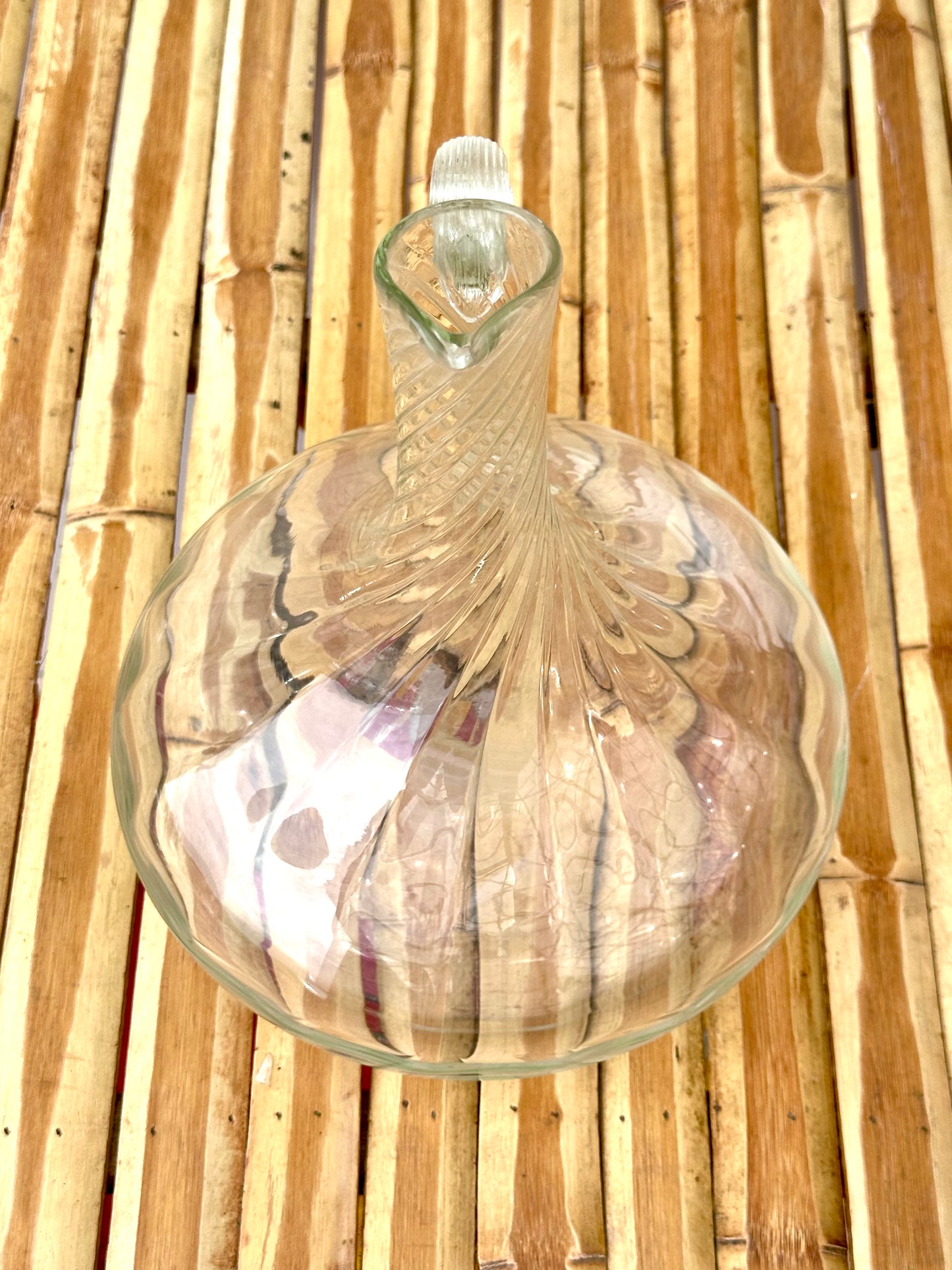 Carafe à vin décanteur en verre moulé
