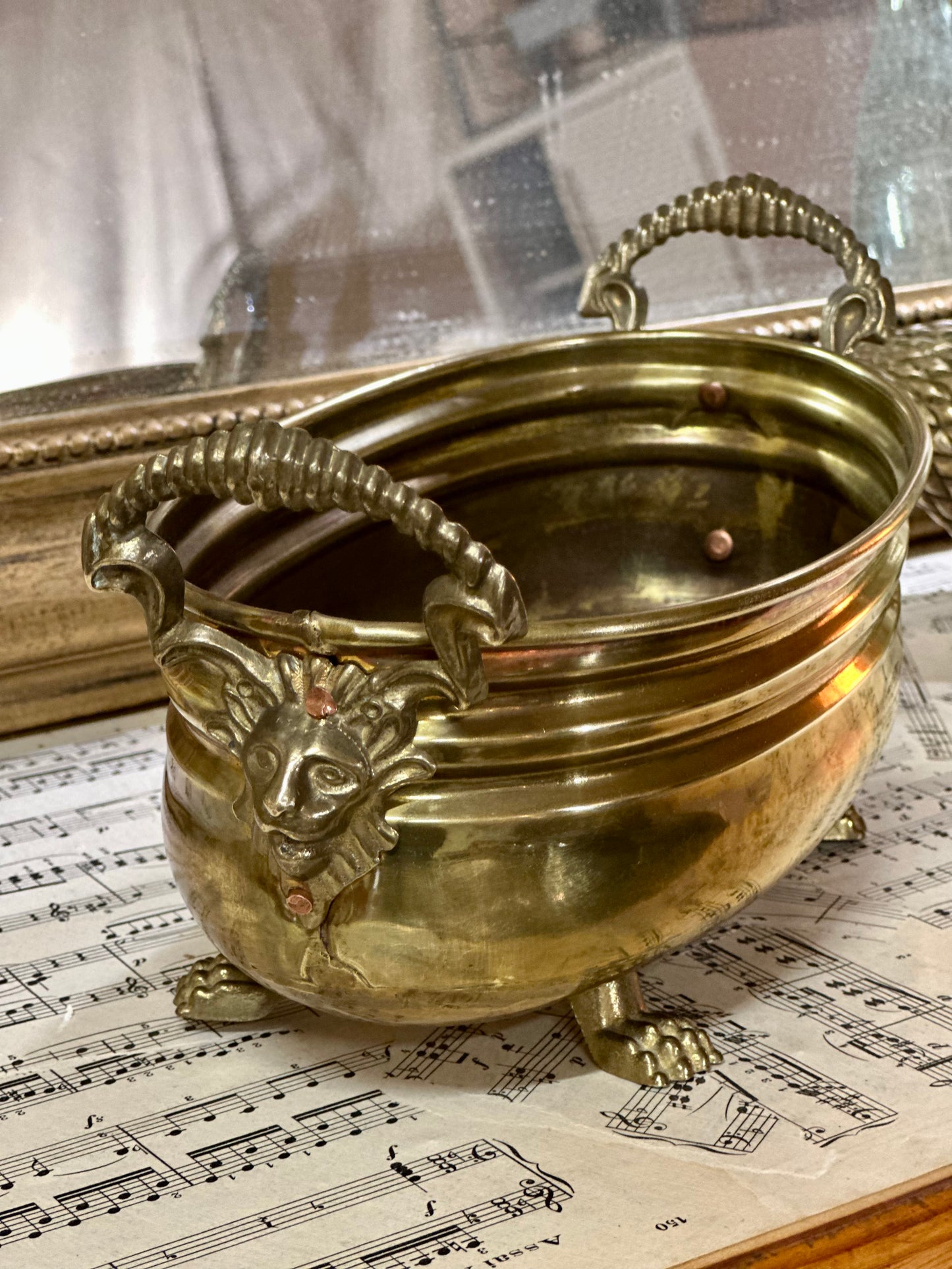 Jardinière en cuivre jaune