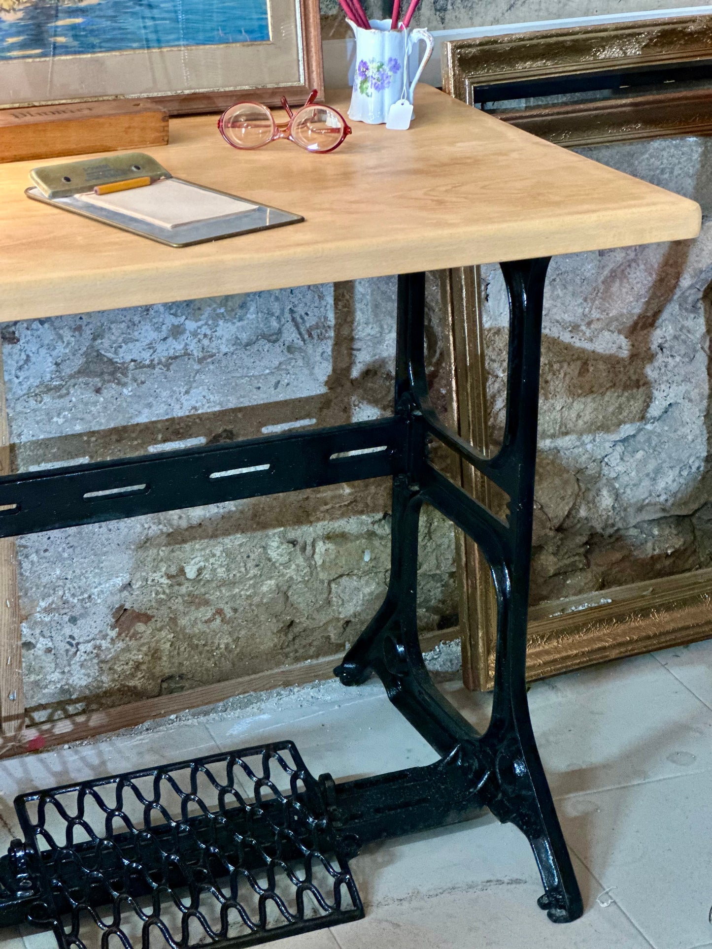 Table piètement machine à coudre