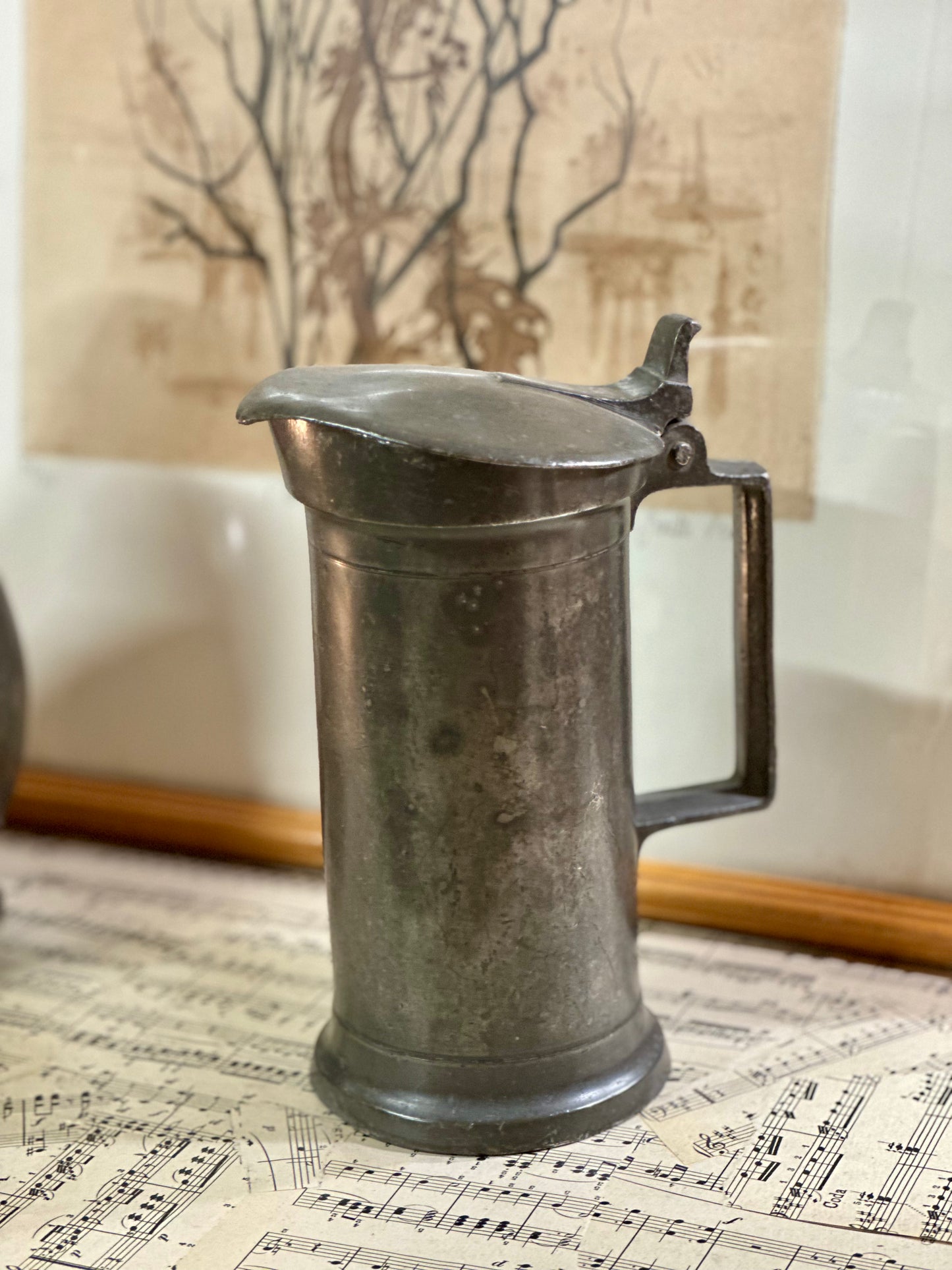 Chope à bière en étain