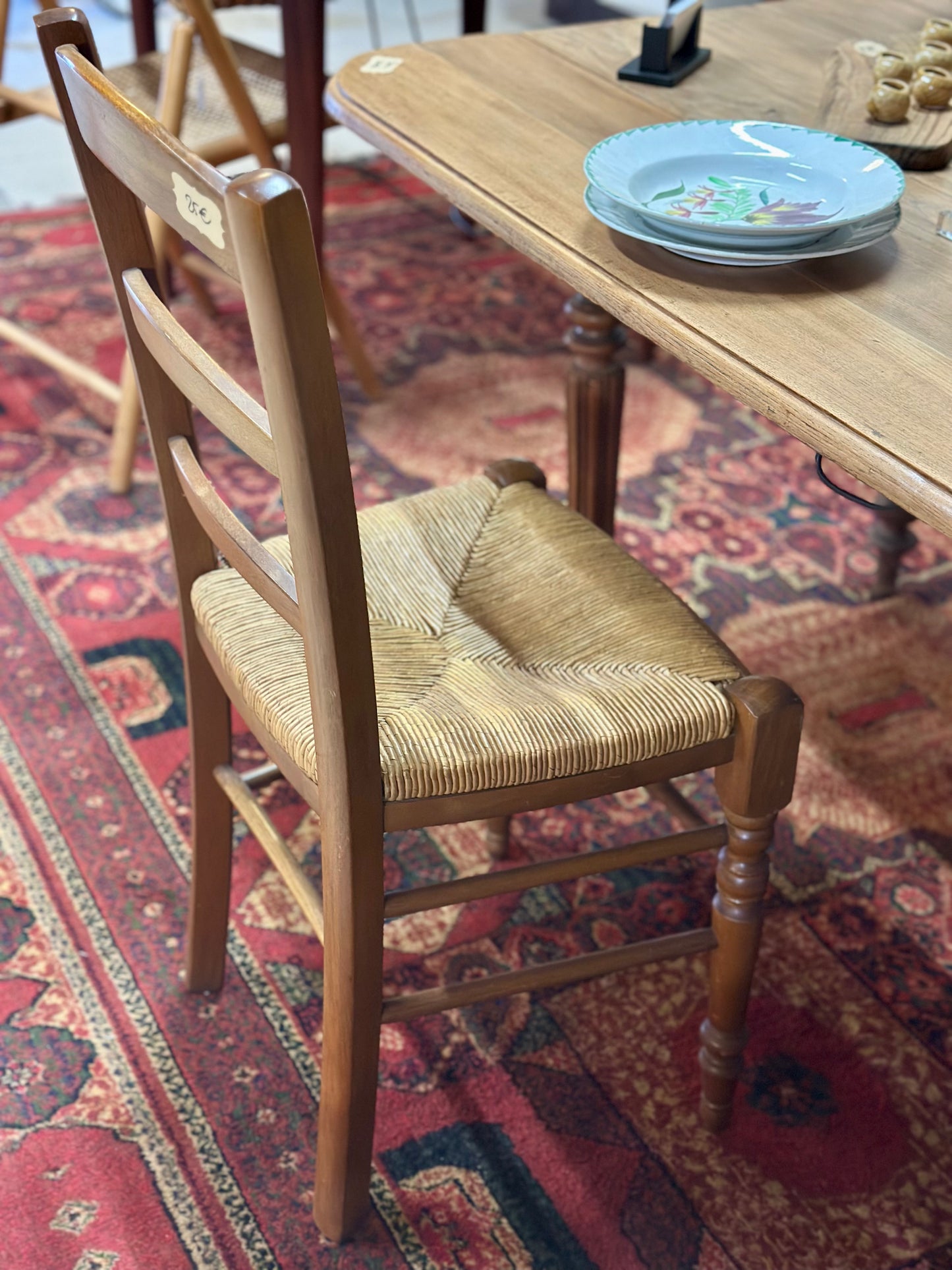 2 chaises paillées en bois