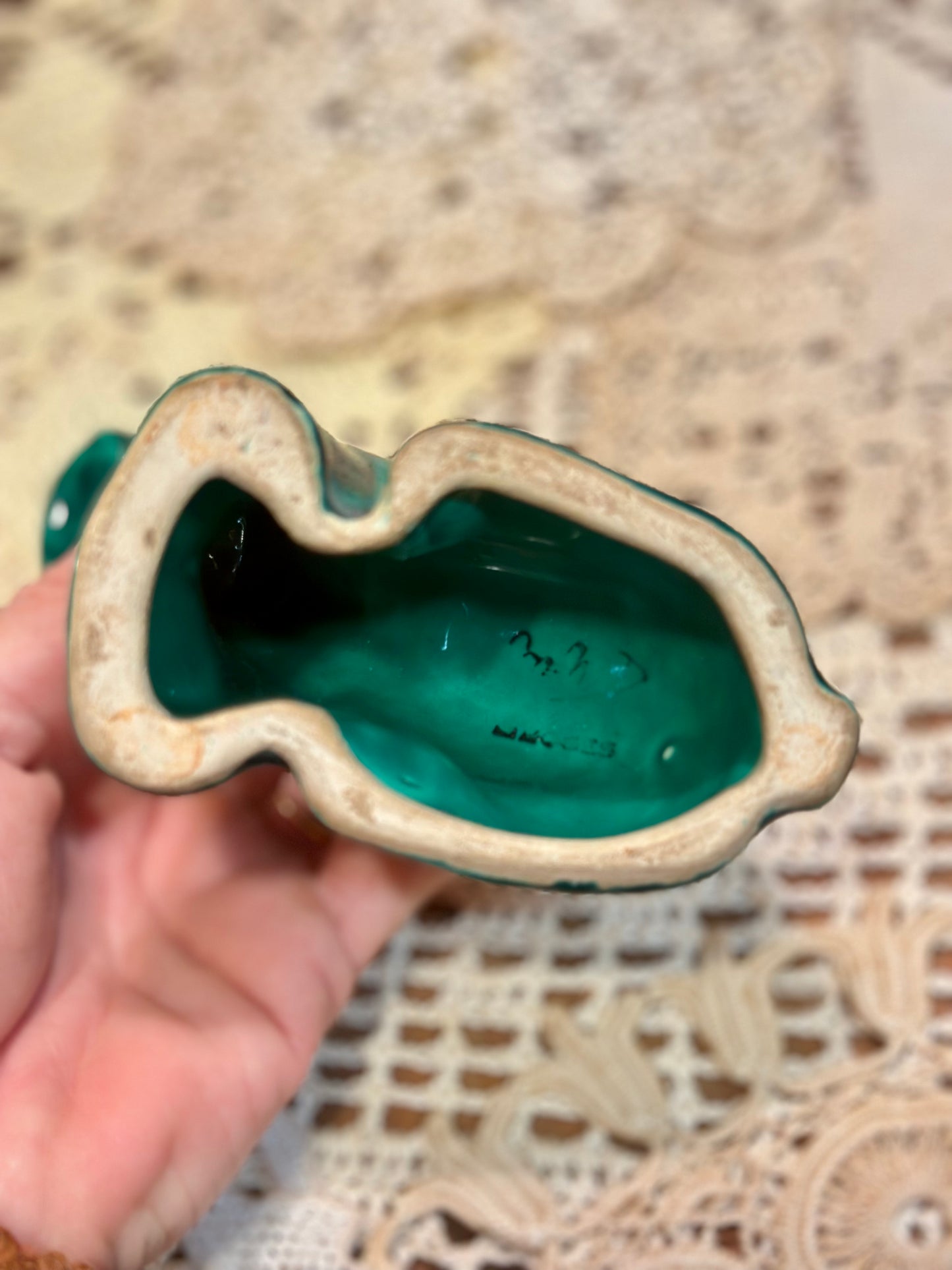 Fox-terrier en porcelaine de Limoges