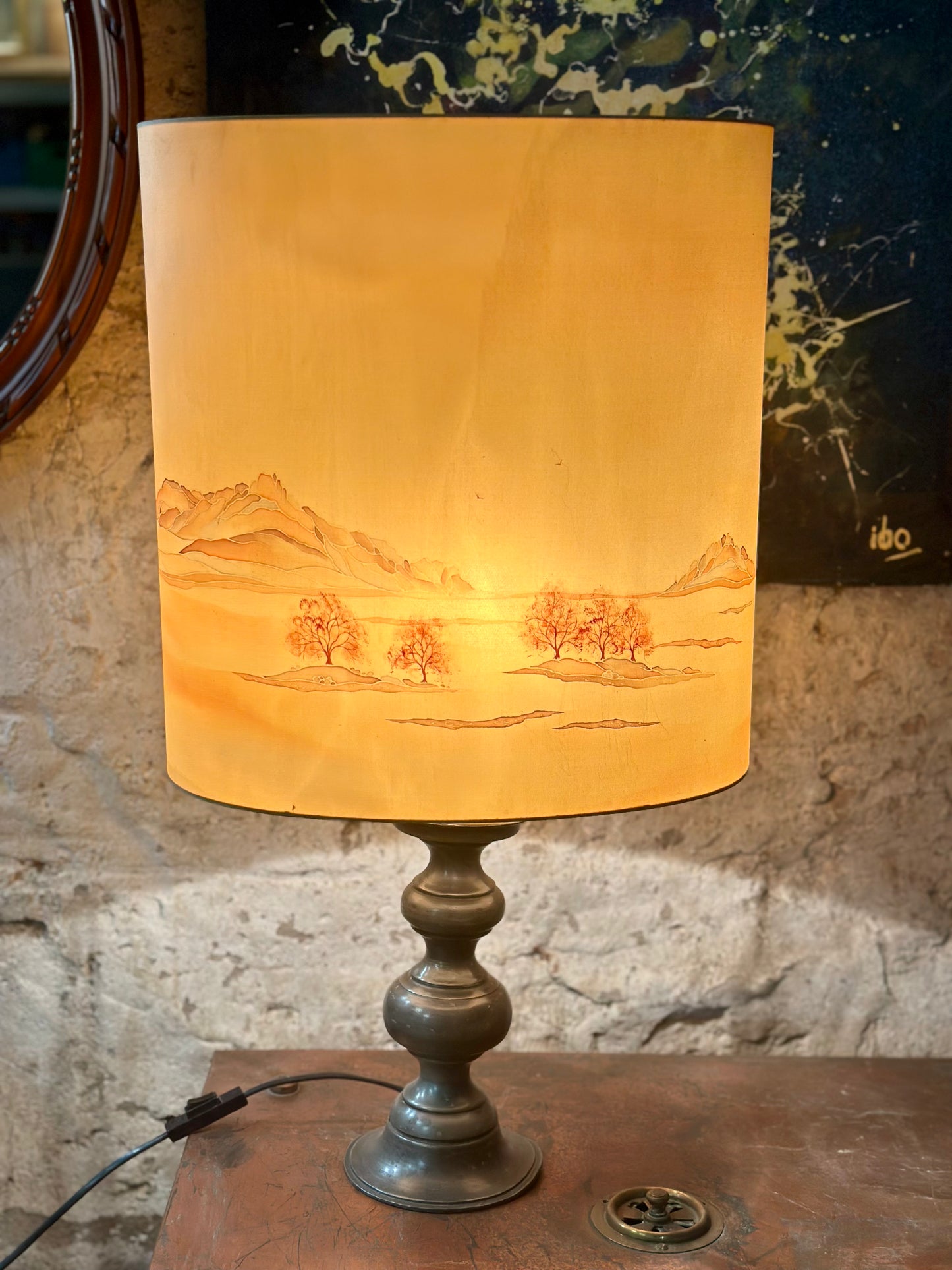 Lampe en étain & son abat-jour en soie peinte à la main