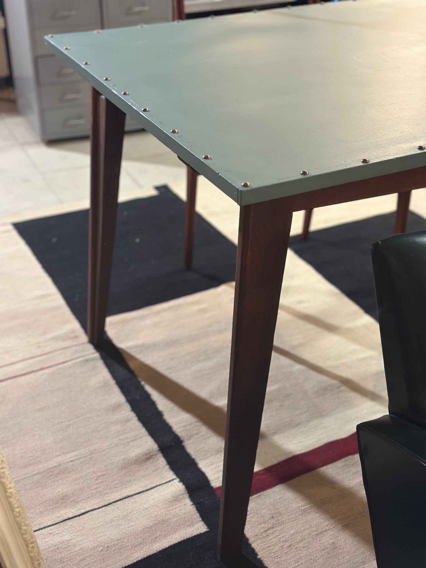 Table piètement compas