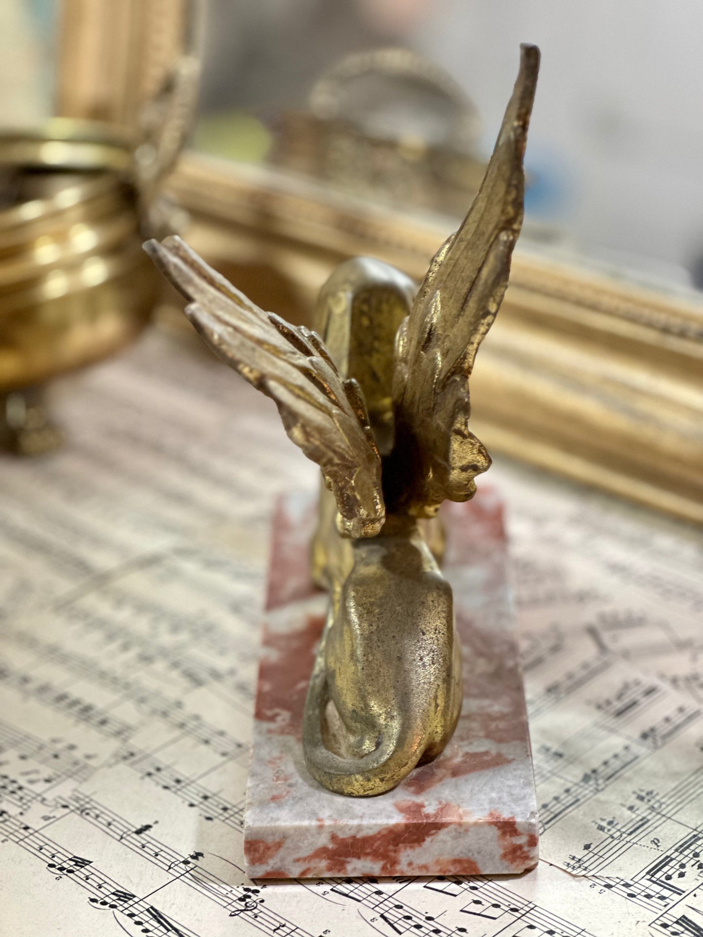 Statue de Sphinx en bronze sur marbre