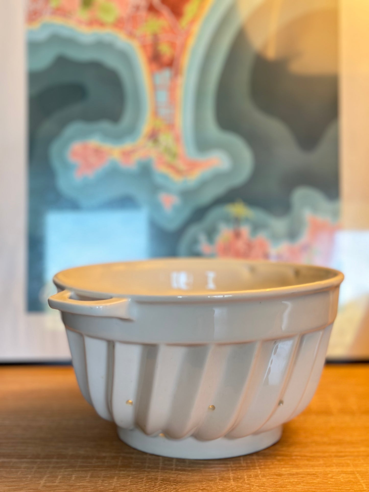 Ancienne passoire à fraises en porcelaine