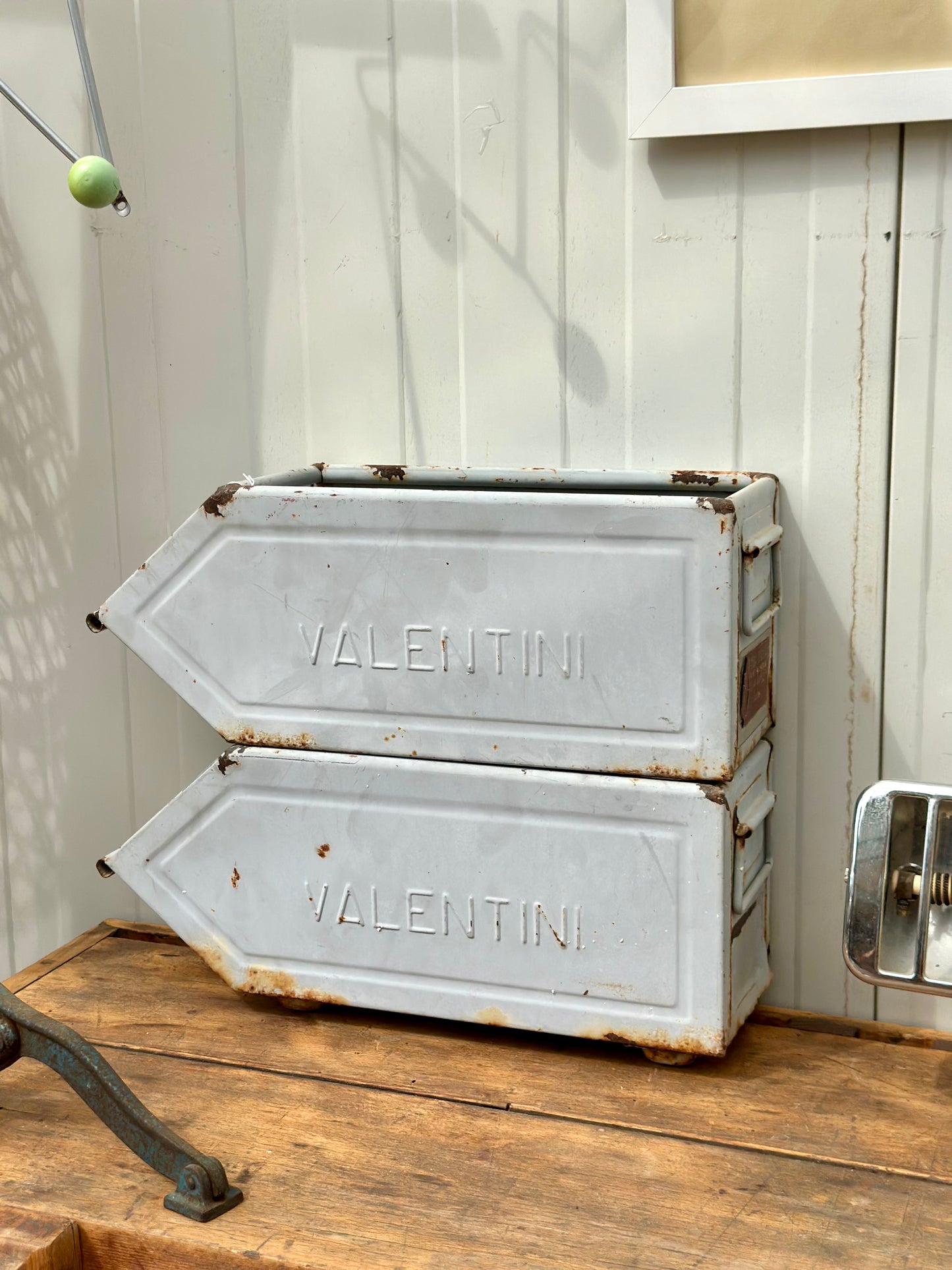 Paire de casiers à bec Valentini