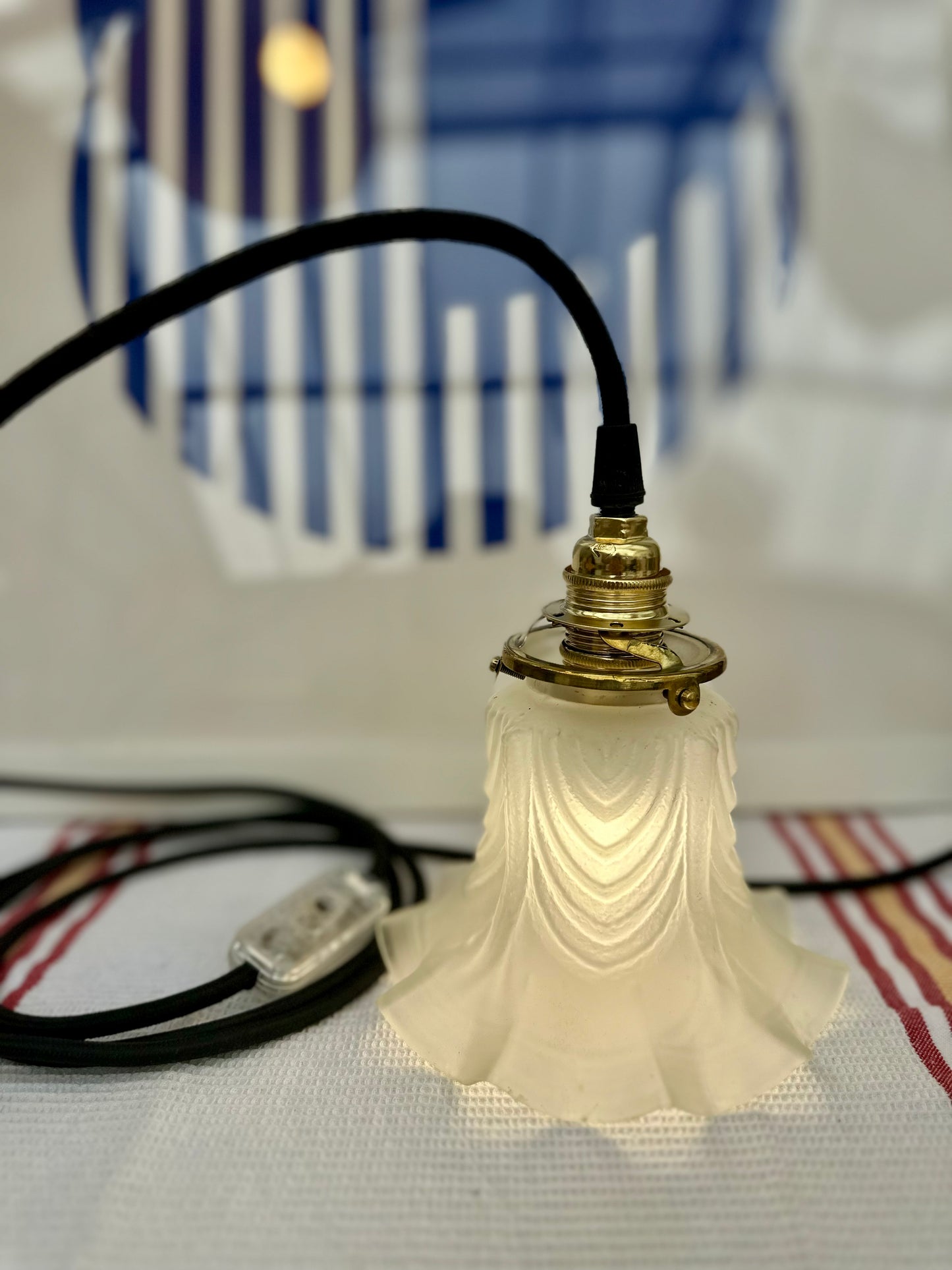 Baladeuse tulipe en pâte de verre blanche
