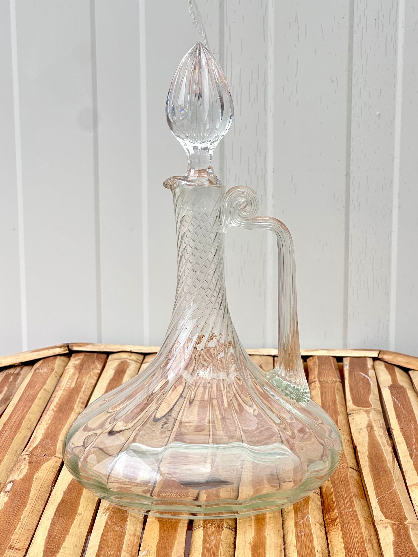 Carafe à vin décanteur en verre moulé