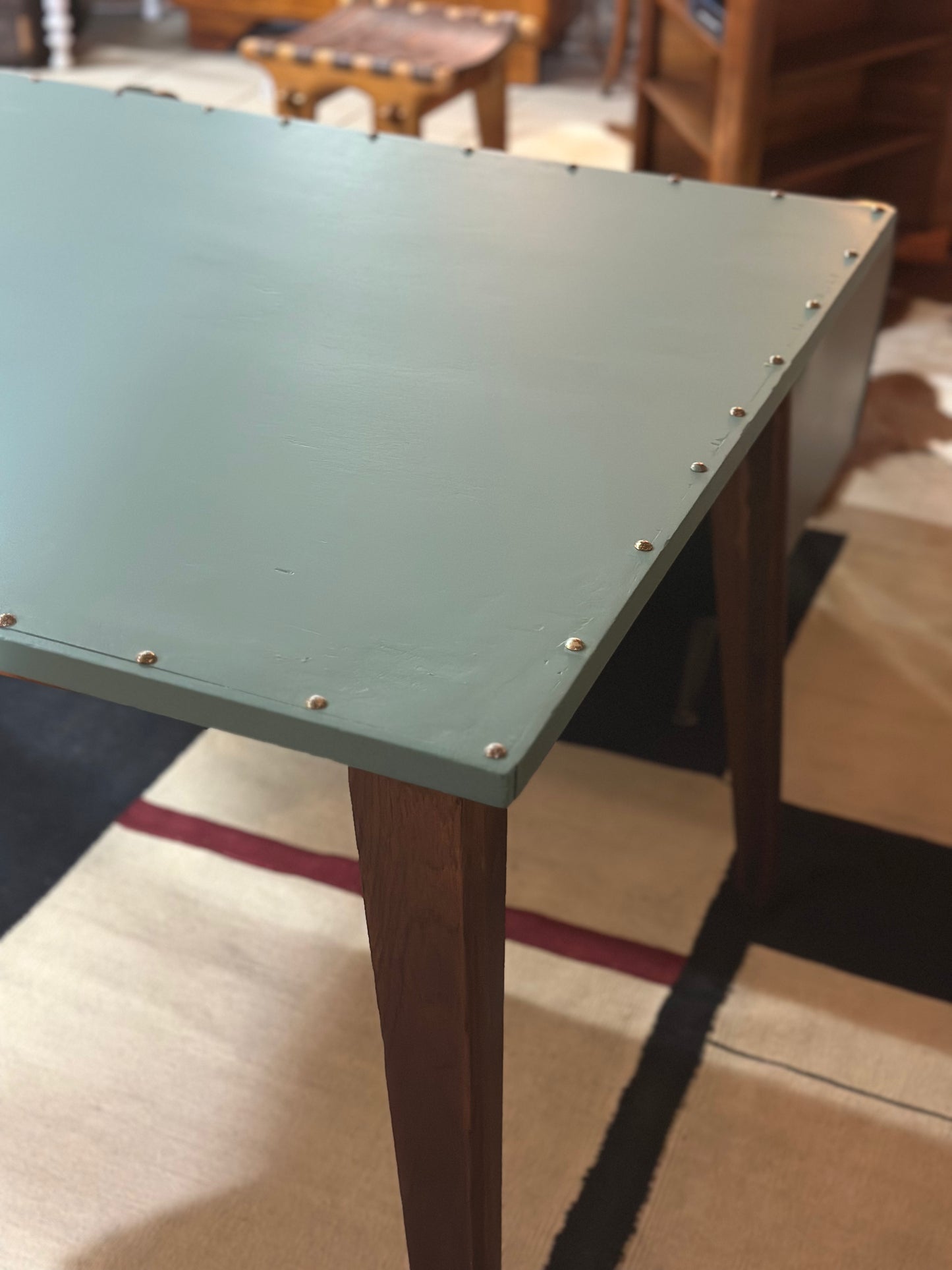 Table piètement compas